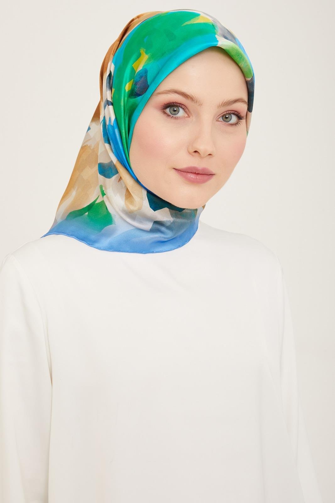 Mavi Batik Çiçekli İpek Tivil Eşarp Elegance
