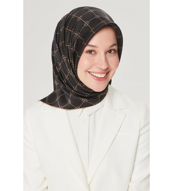Armine Nostalji Tivil İpek Eşarp IST 8555-11 Siyah - Gold Logo Desen