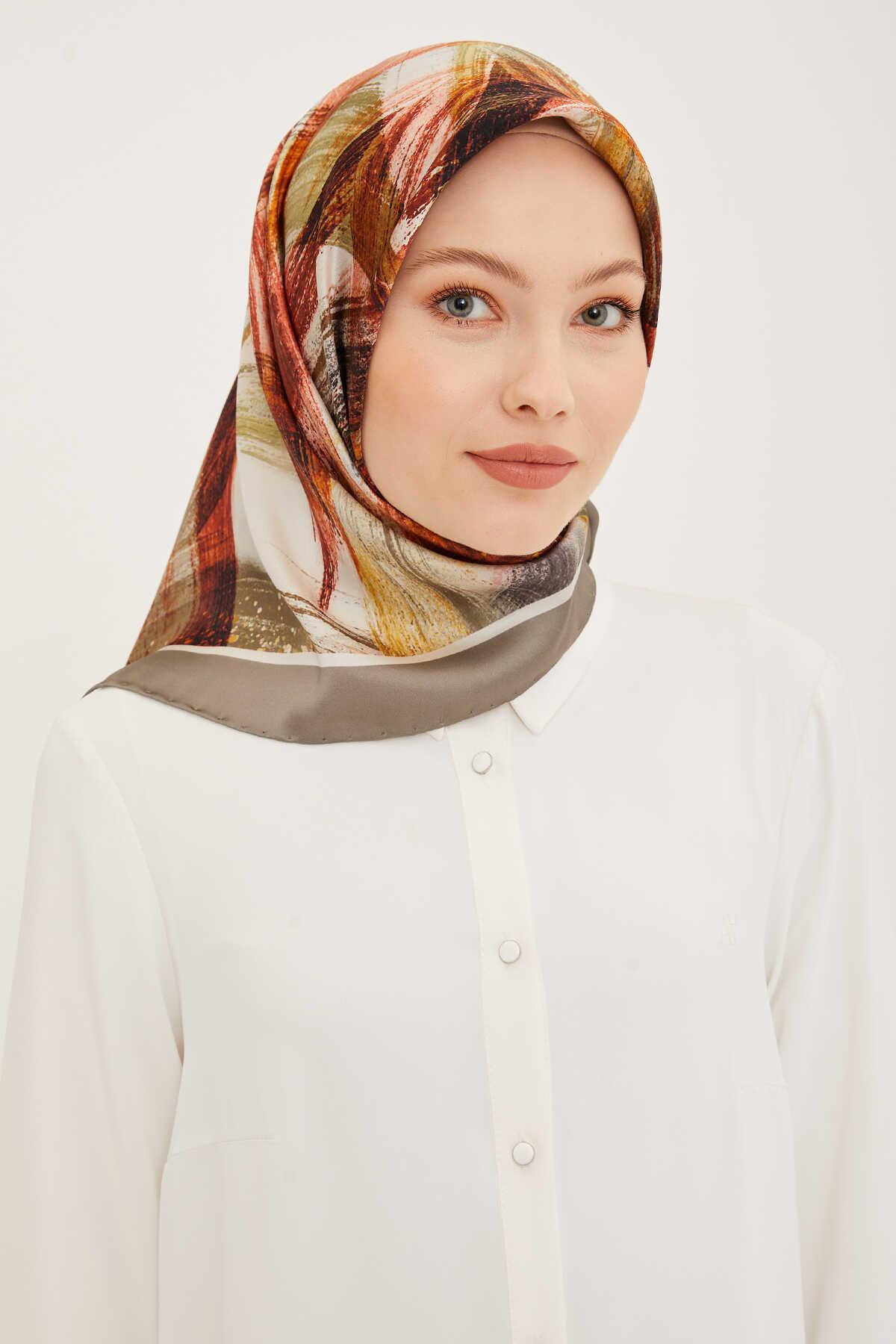 Pastel Yeşil Batik Desenli Lüks Tivil İpek Eşarp Elegance