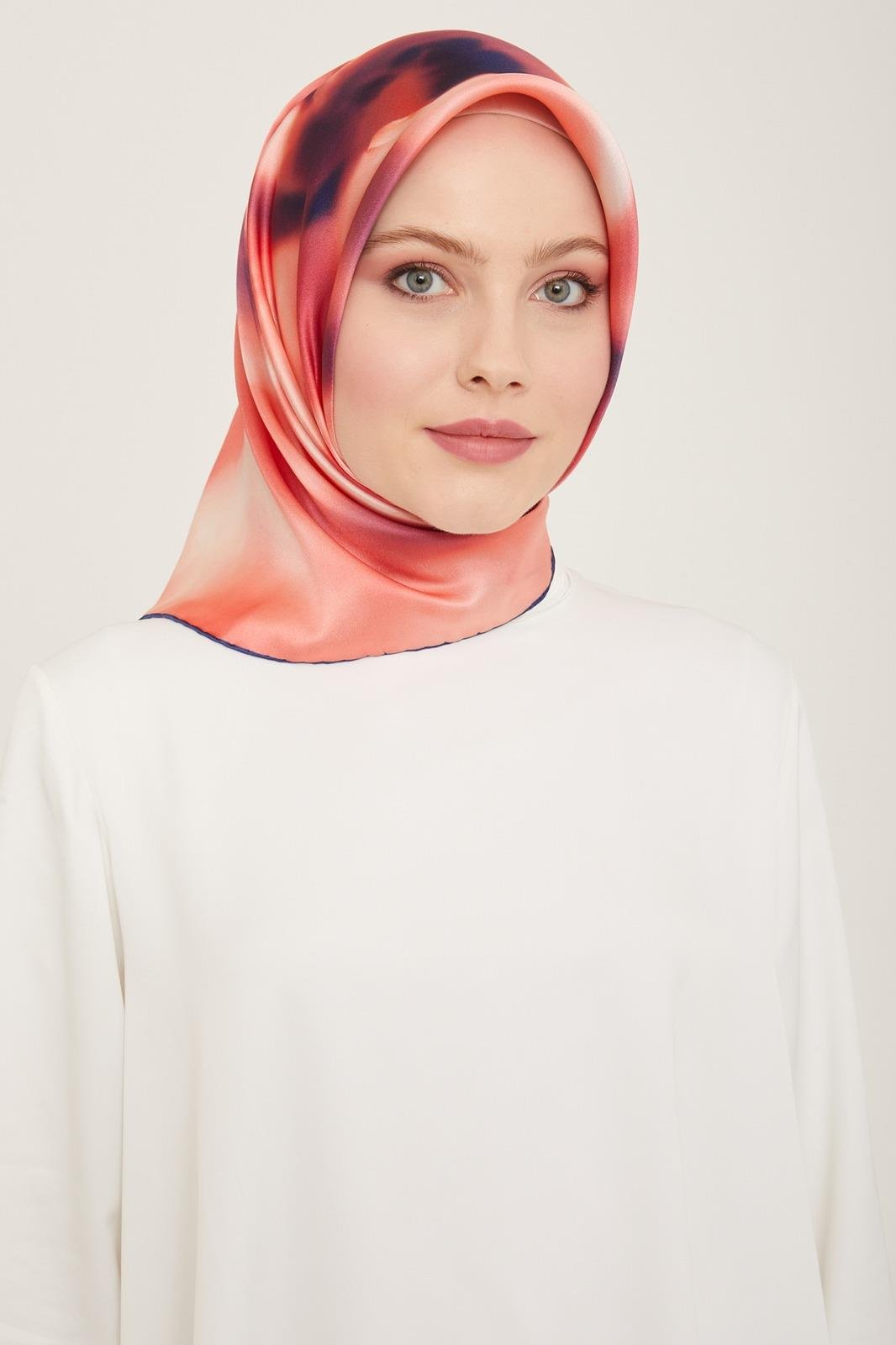 Pembe Mavi Geçişli Çiçek Desenli Sura İpek Şal Eşarp Lüks Elegan