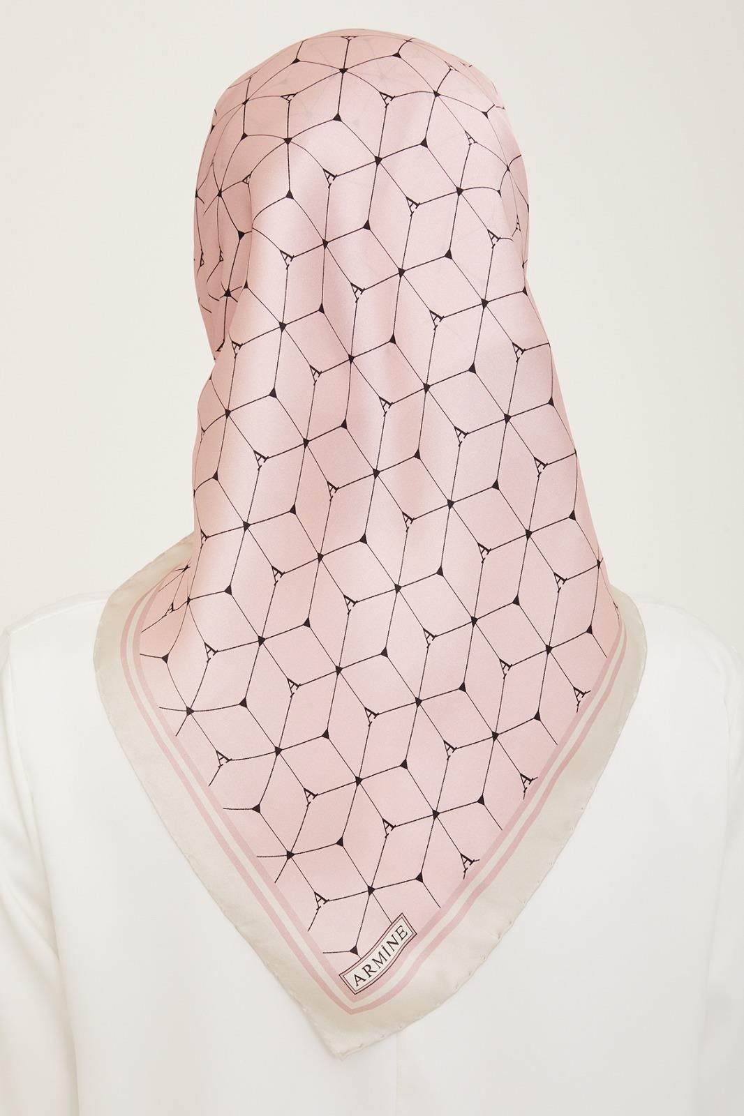 Armine Pudra Geometrik Desen İpek Eşarp Şıklığı