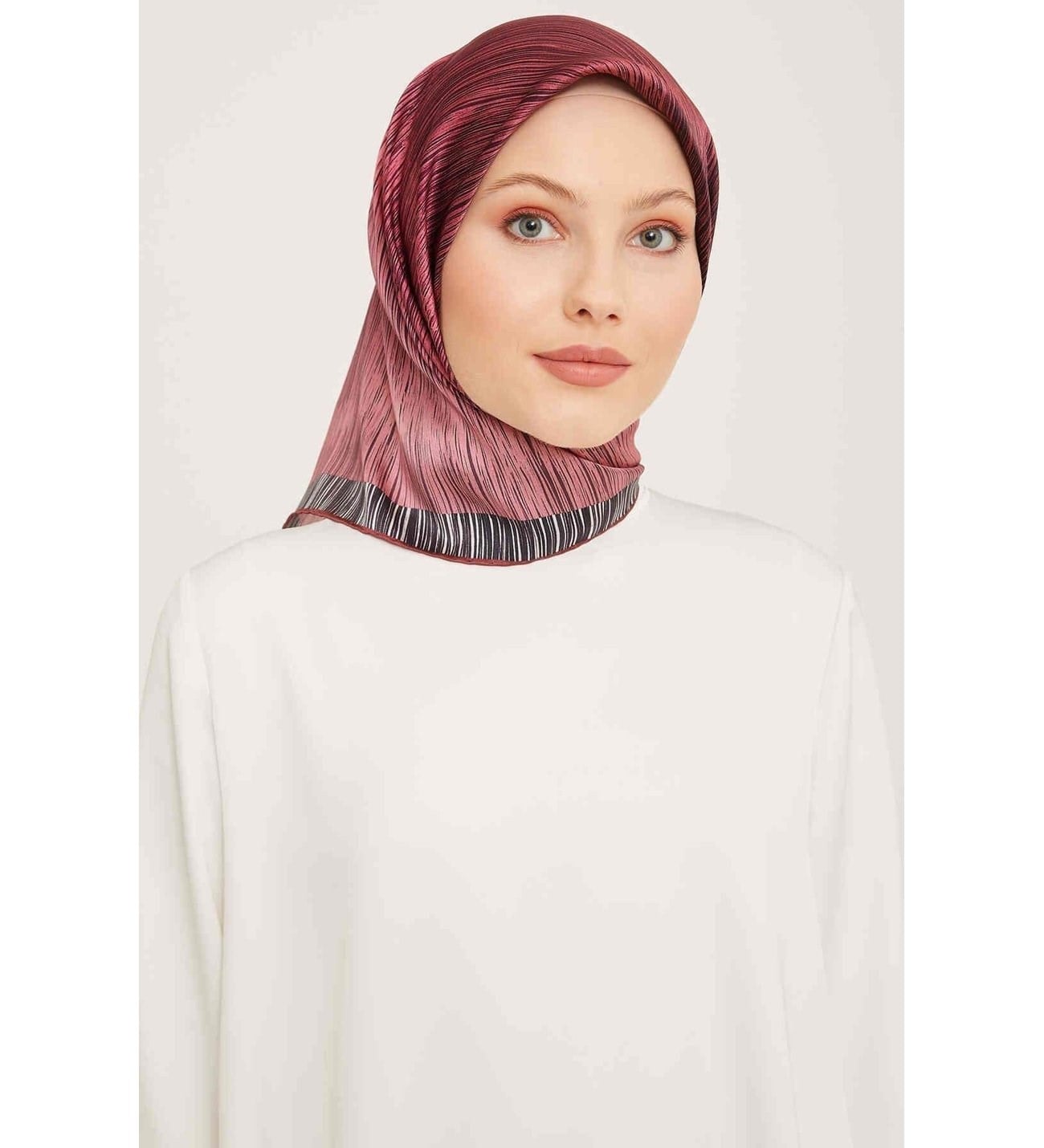 Armine Saf Sura İpek Eşarp 9005 - 33 Pembe Çizgi  Desen