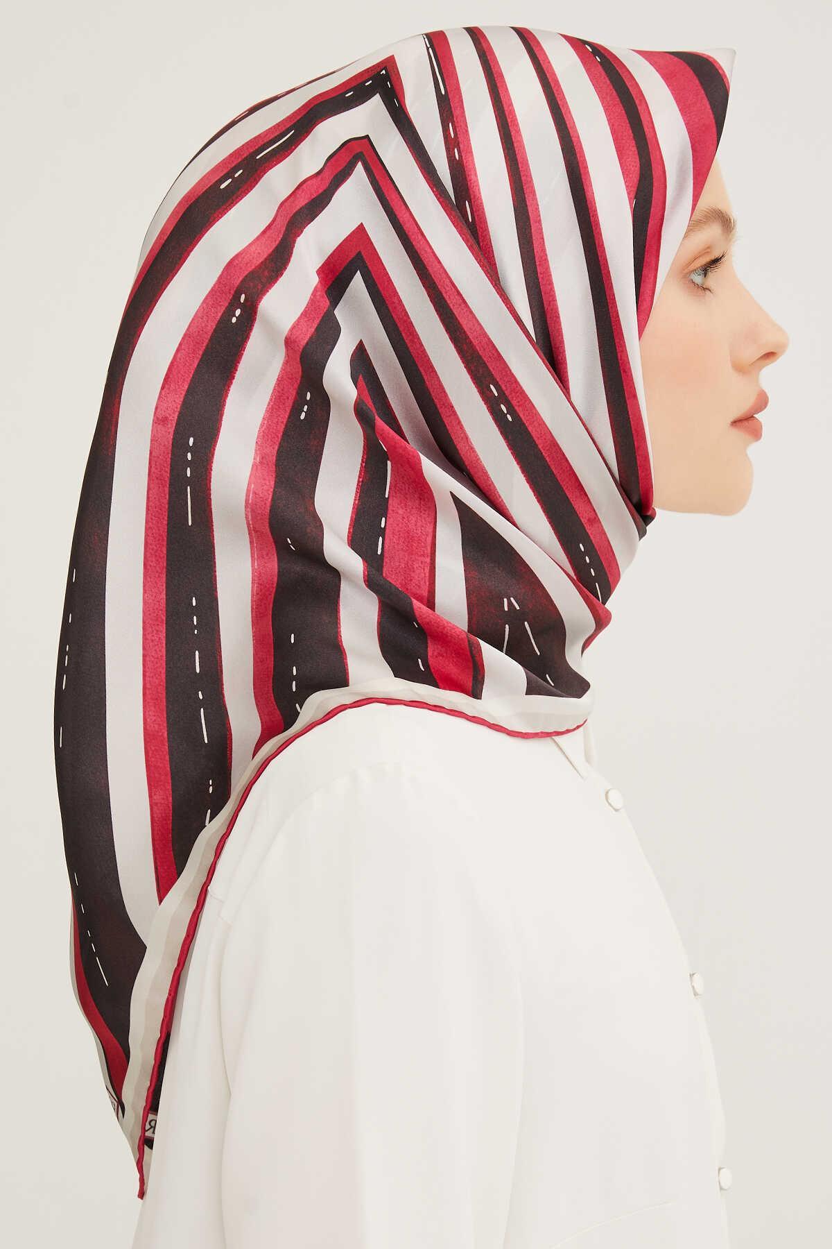 Armine Siyah Pembe Desenli Elegan Sura İpek Eşarp