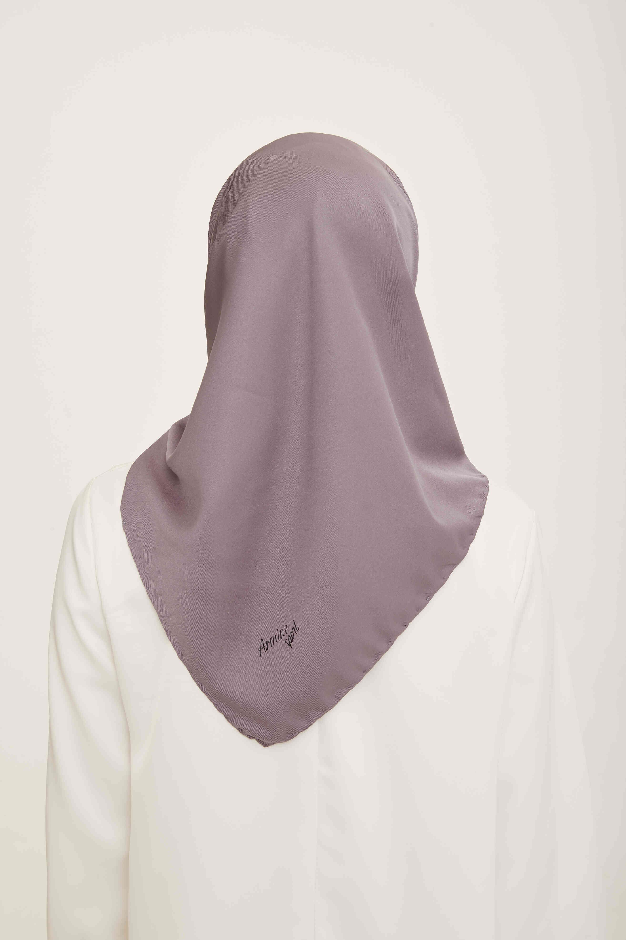Gri Minimalist Fon Şık Eşarp Armine