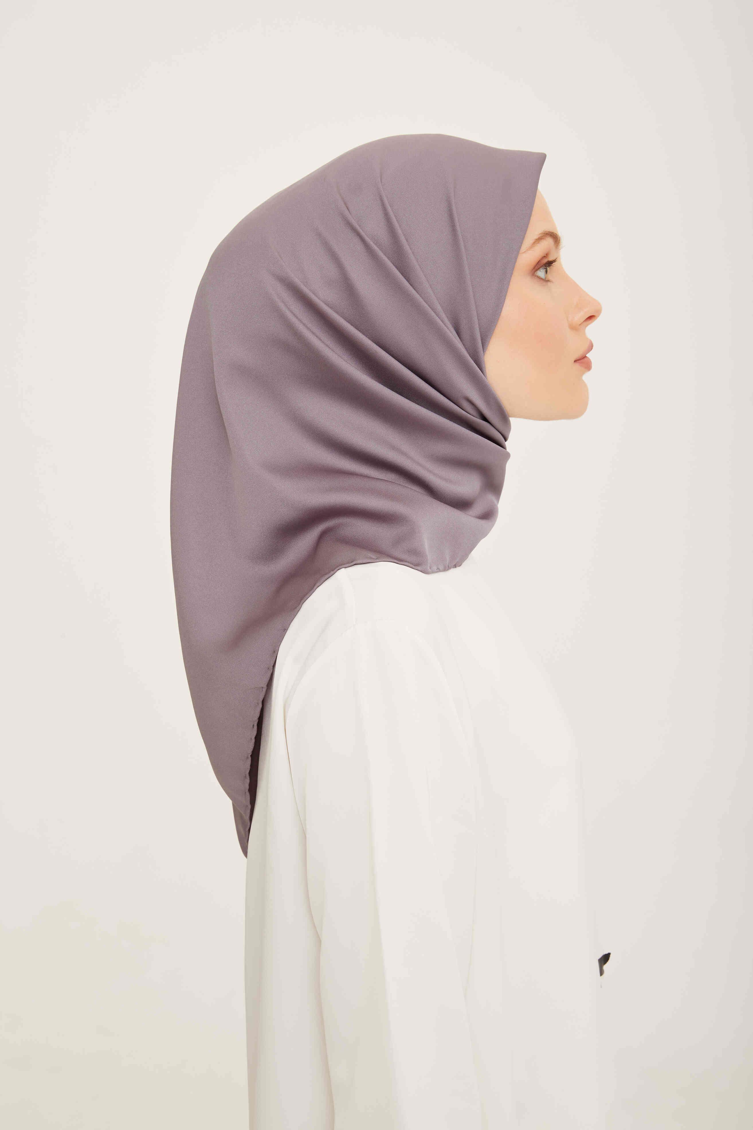 Gri Minimalist Fon Şık Eşarp Armine