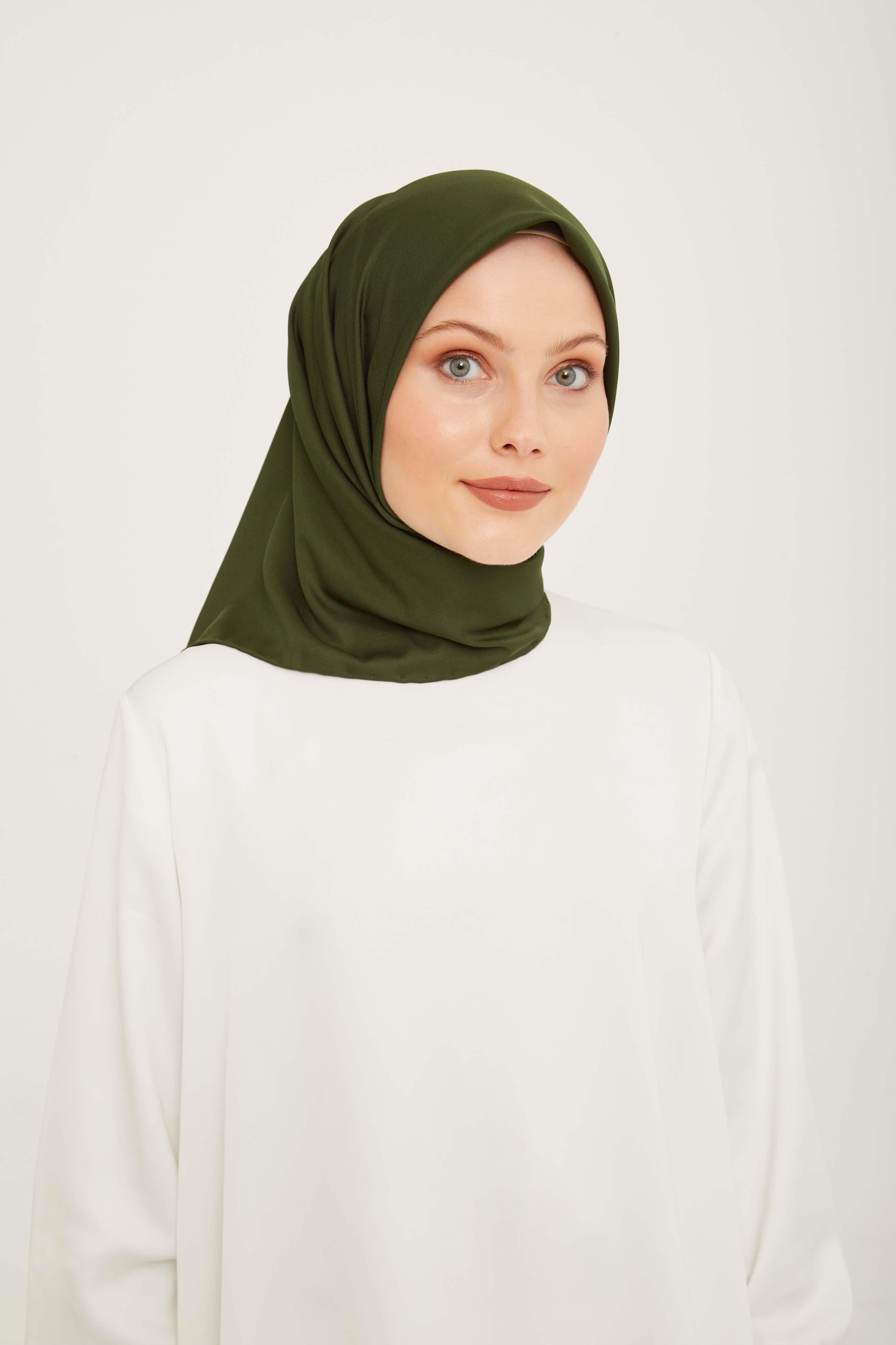 Armine Sport Haki Yeşil Minimalist Fon Eşarp