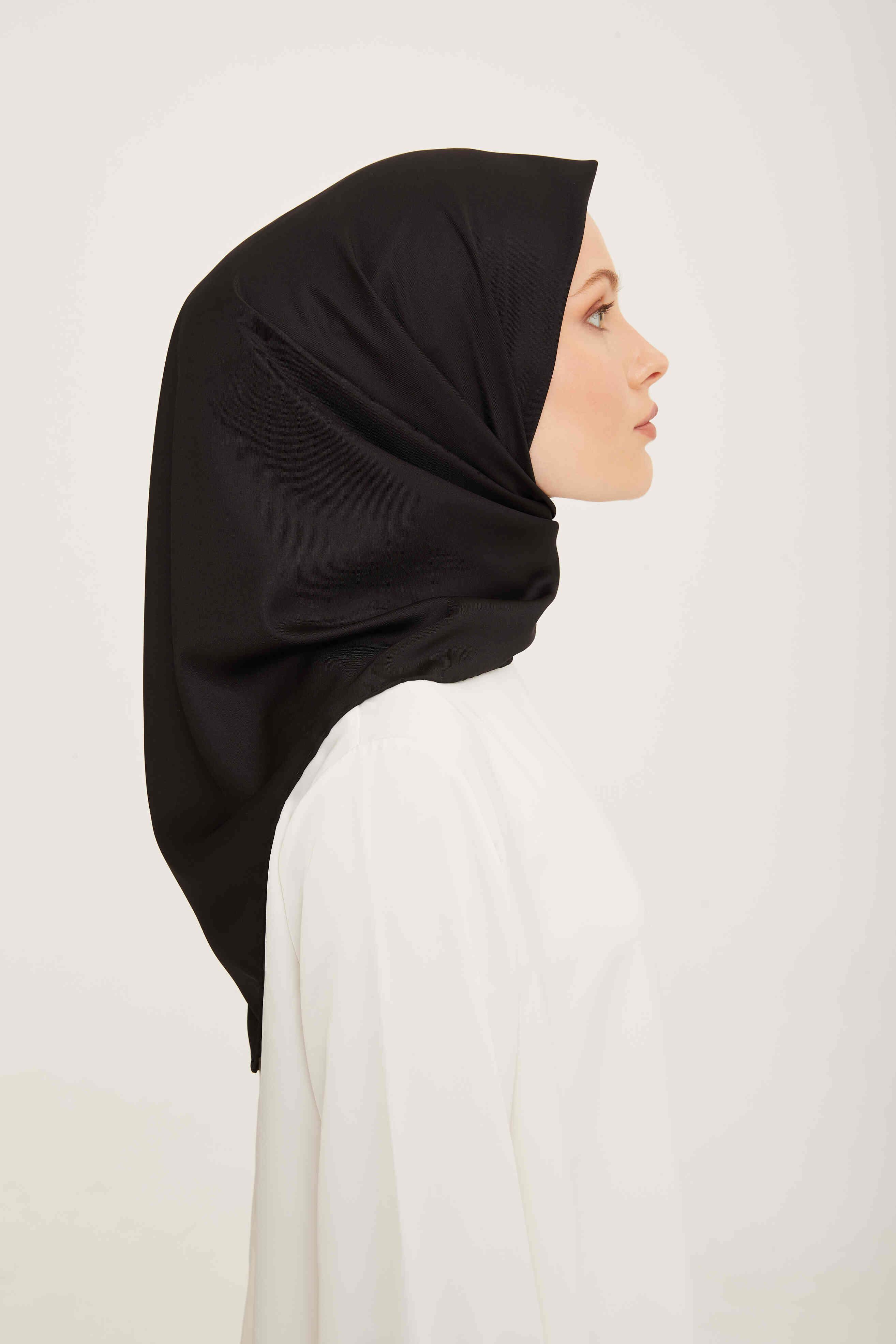 Armine Siyah Spor Fon Eşarp Modern Tasarım Elegant Şıklık
