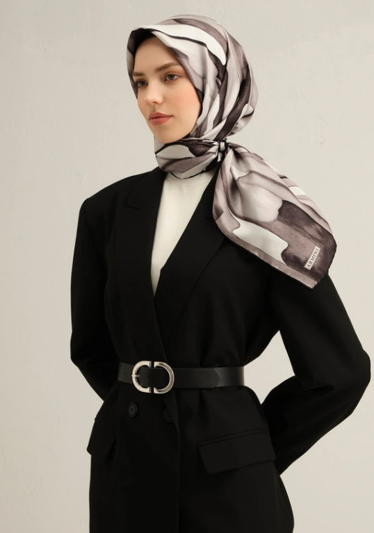 Armine Sura İpek Eşarp 9306-03 Siyah Karışık Desen 
