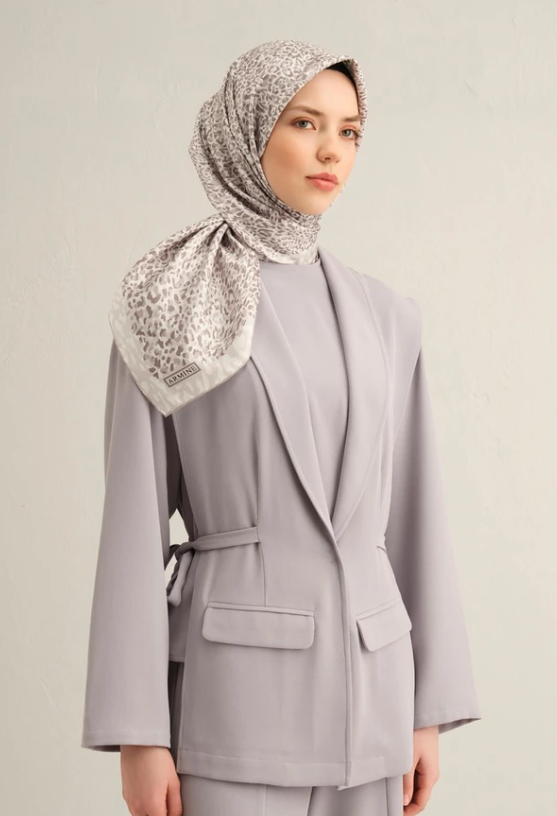 Armine Sura İpek Eşarp 9352-83 Gri Karışık Desen 