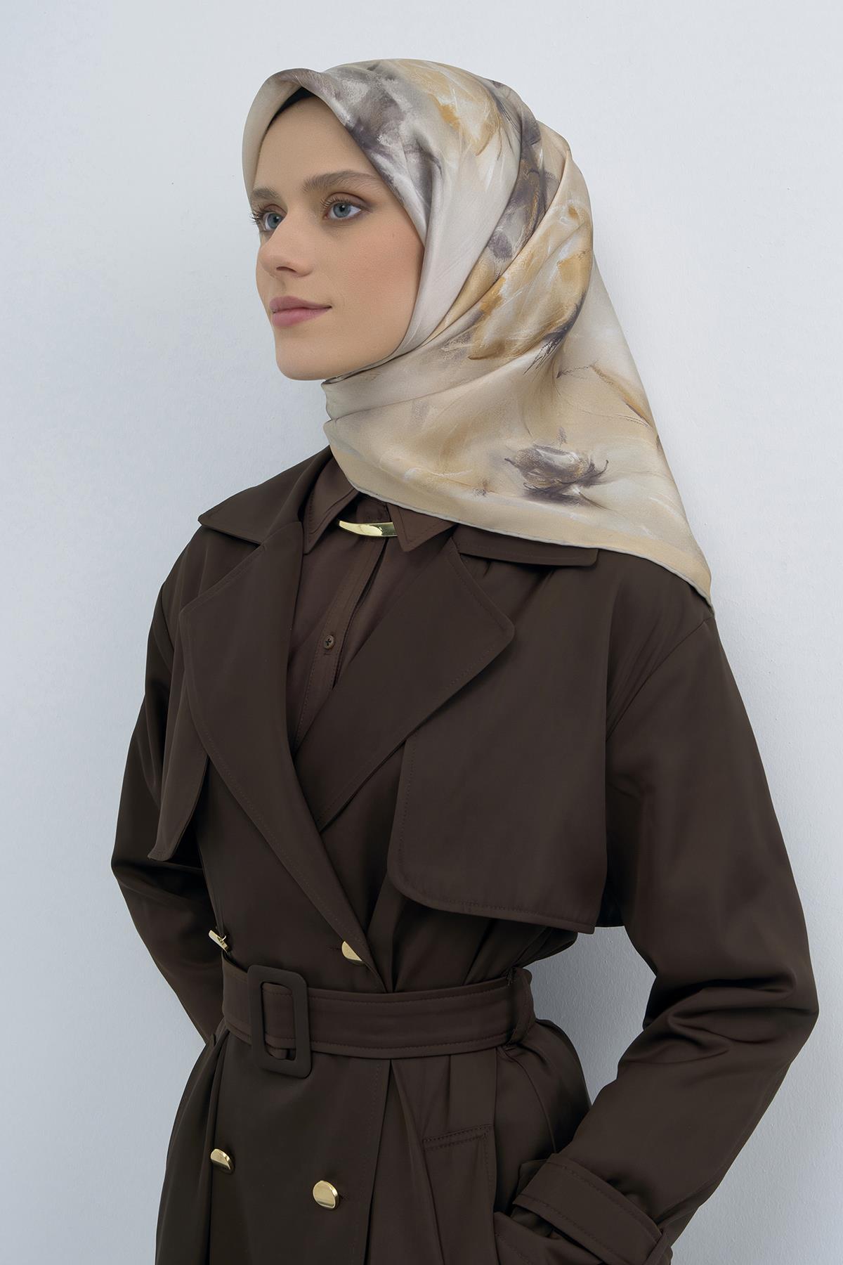 Armine Sura Saf İpek Eşarp 9515 - 85 Soft Yeşil Vizon Pastel Çiçek Desen