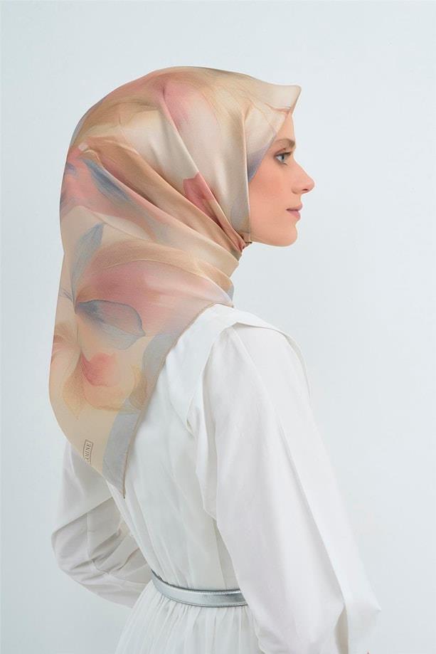 Armine Sura Saf İpek Eşarp 9519 - 04 Krem Kırmızı Çiçek Pastel Desen