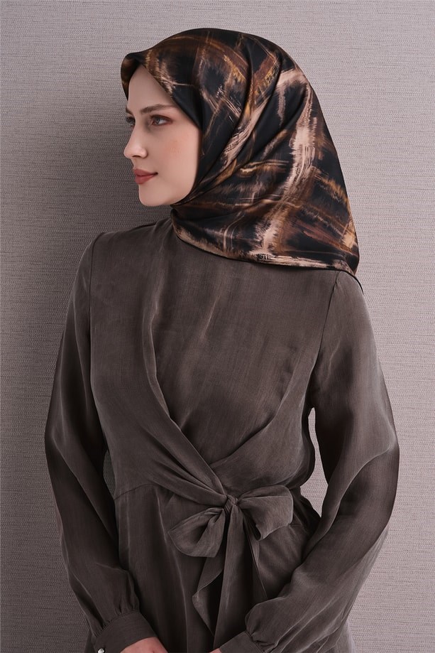 Armine Sura Saf İpek Eşarp 9602 03  Siyah Vizon Soyut Desen 