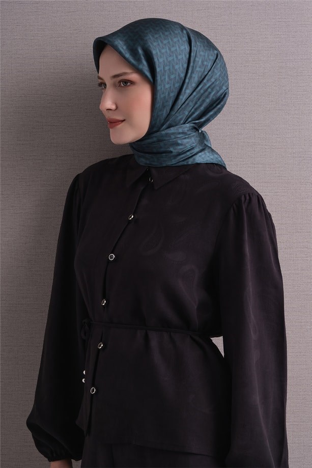 Armine Sura Saf İpek Eşarp 9622 80 Petrol Yeşili Geometrik Desen 