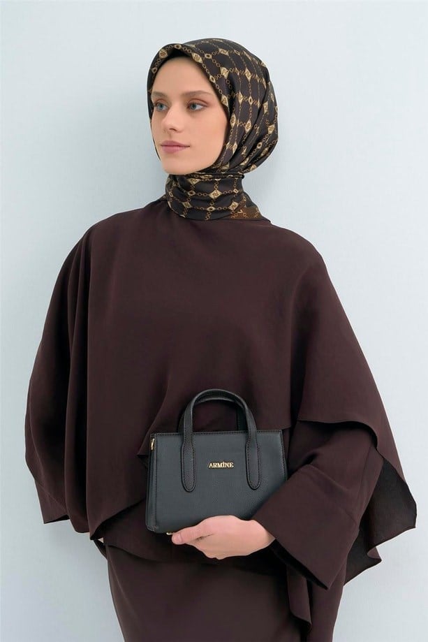 Armine Tivil Saf İpek Eşarp 9530 - 83 Acı Kahve Gold Logo Desen