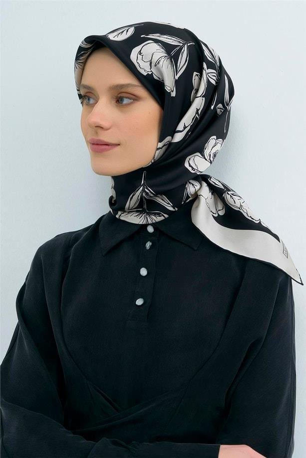 Armine Tivil Saf İpek Eşarp 9536 - 30 Siyah Krem Çiçek Desen
