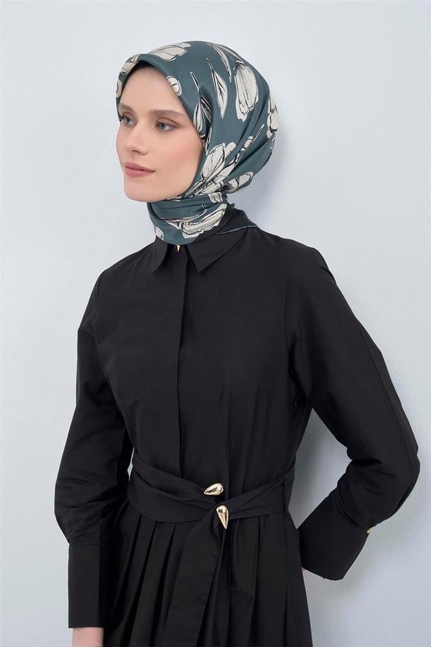 Armine Tivil Saf İpek Eşarp 9536 - 42 Siyah Yeşil Çiçek  Desen