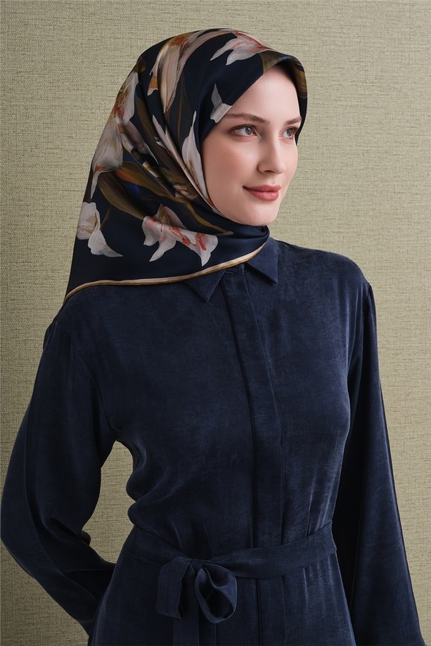 Armine Tivil Saf İpek Eşarp 9620 04 Lacivert  Çiçek  Desen 