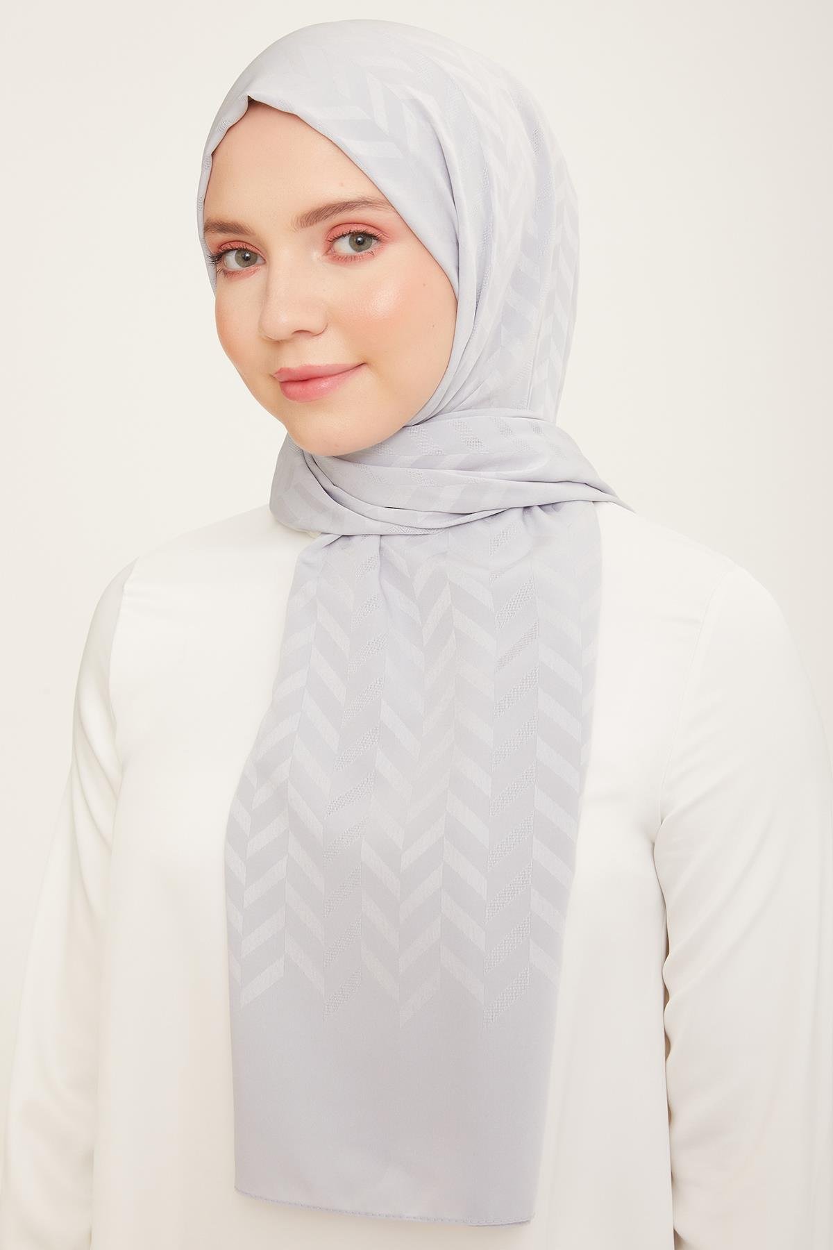 Armine Trend Moda Metalik Desenli Gümüş Şal