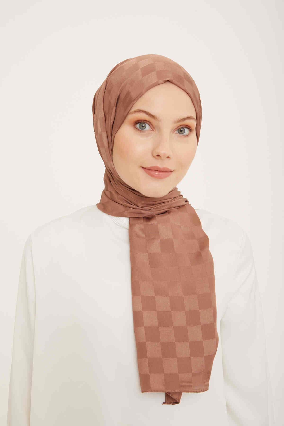 Armine Trend Jakarlı Açık Kahverengi Dama Desenli Diamond Şal Şık Zarif & Modern Aksesuar