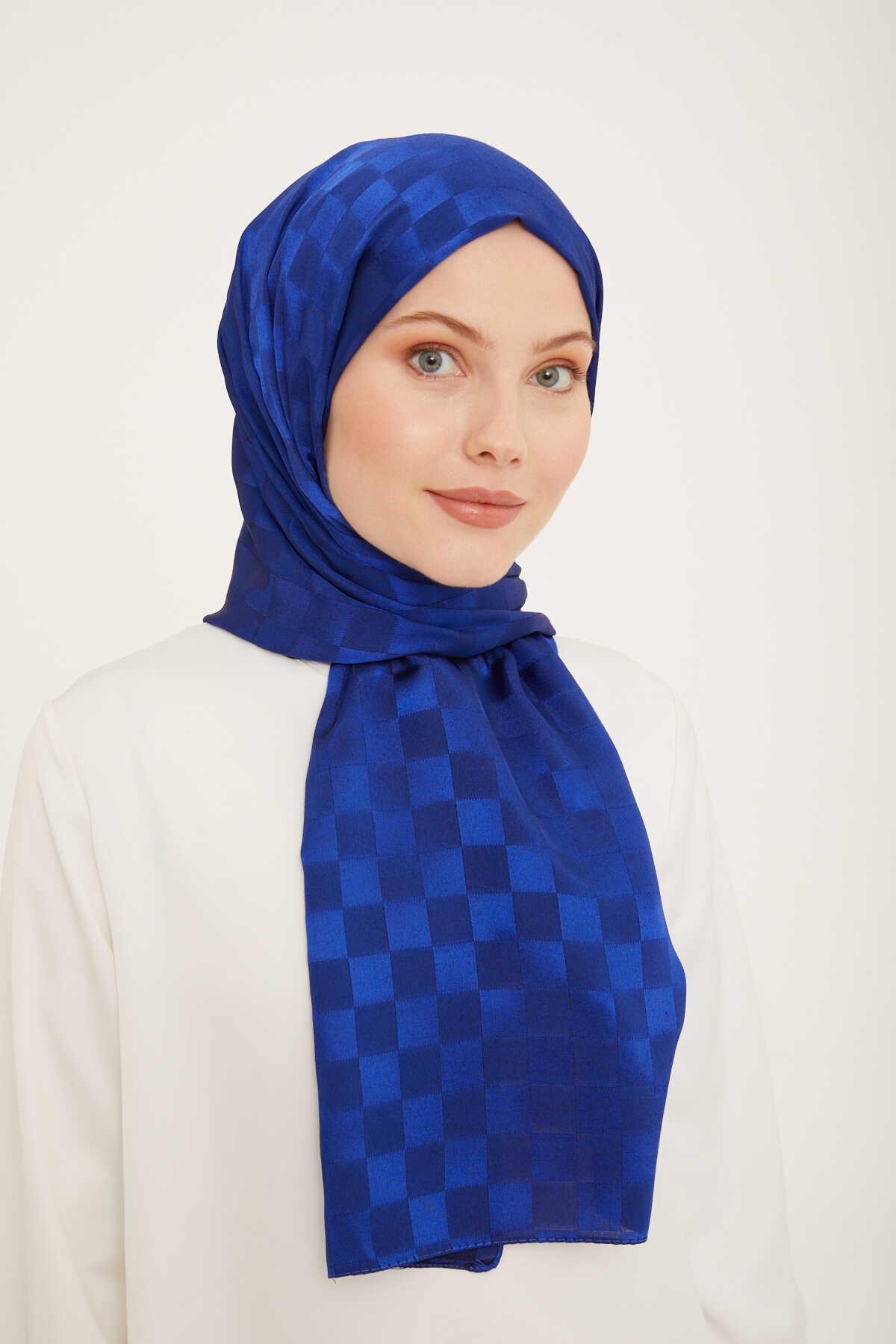 Armine Moda Jakar Desenli Saks Mavisi Dama Kareli Şal Diamond