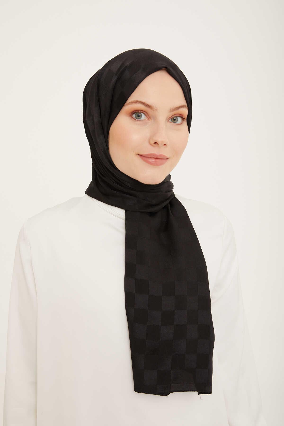 Armine Şık Trend Jakarlı Siyah Dama Desenli Diamond Şal