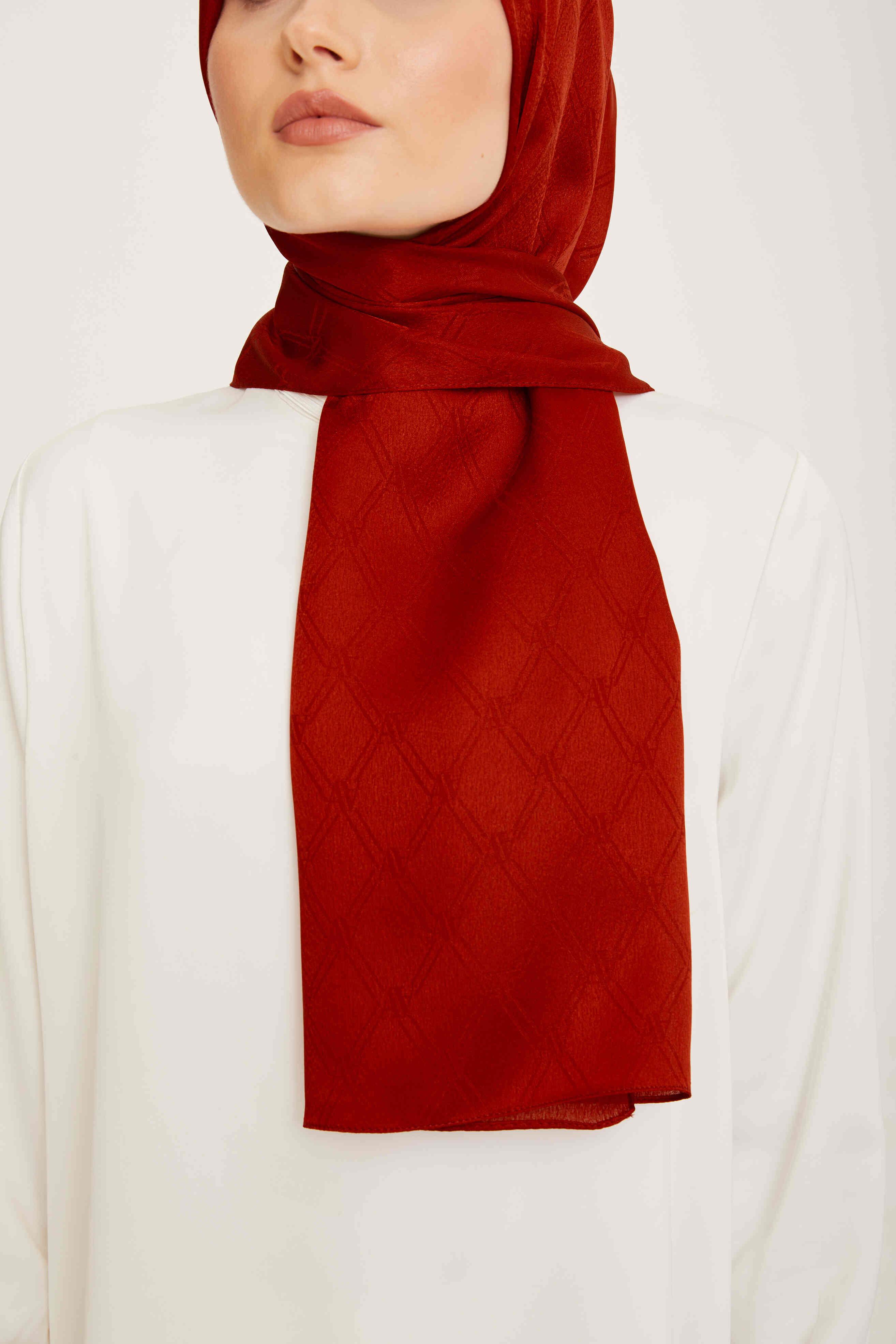 Armine Bordo Monogram Desenli Jakarlı Şal Trendleri