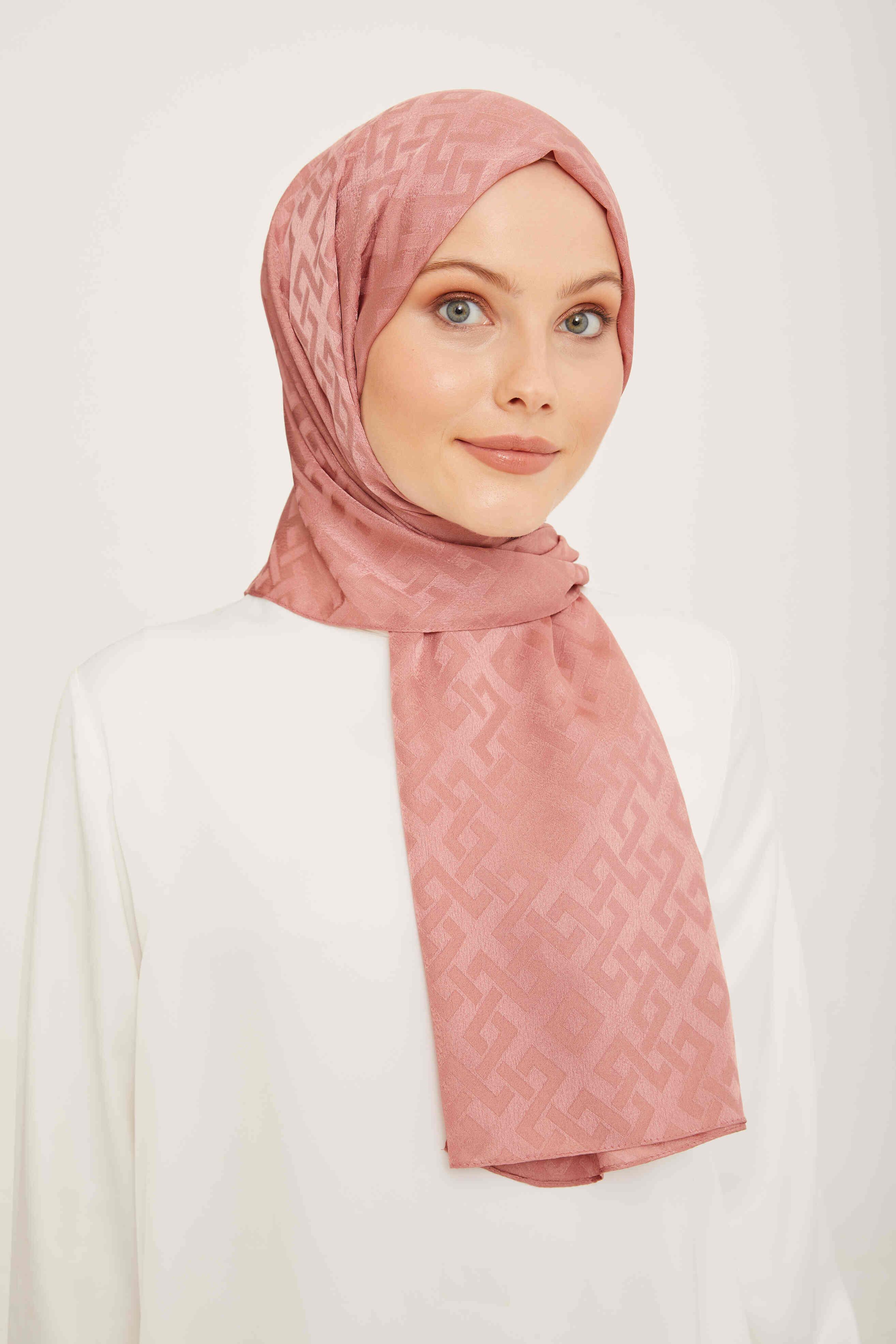 Armine Moda Gül Kurusu Geometrik Desen Jakar Şal Şıklığı