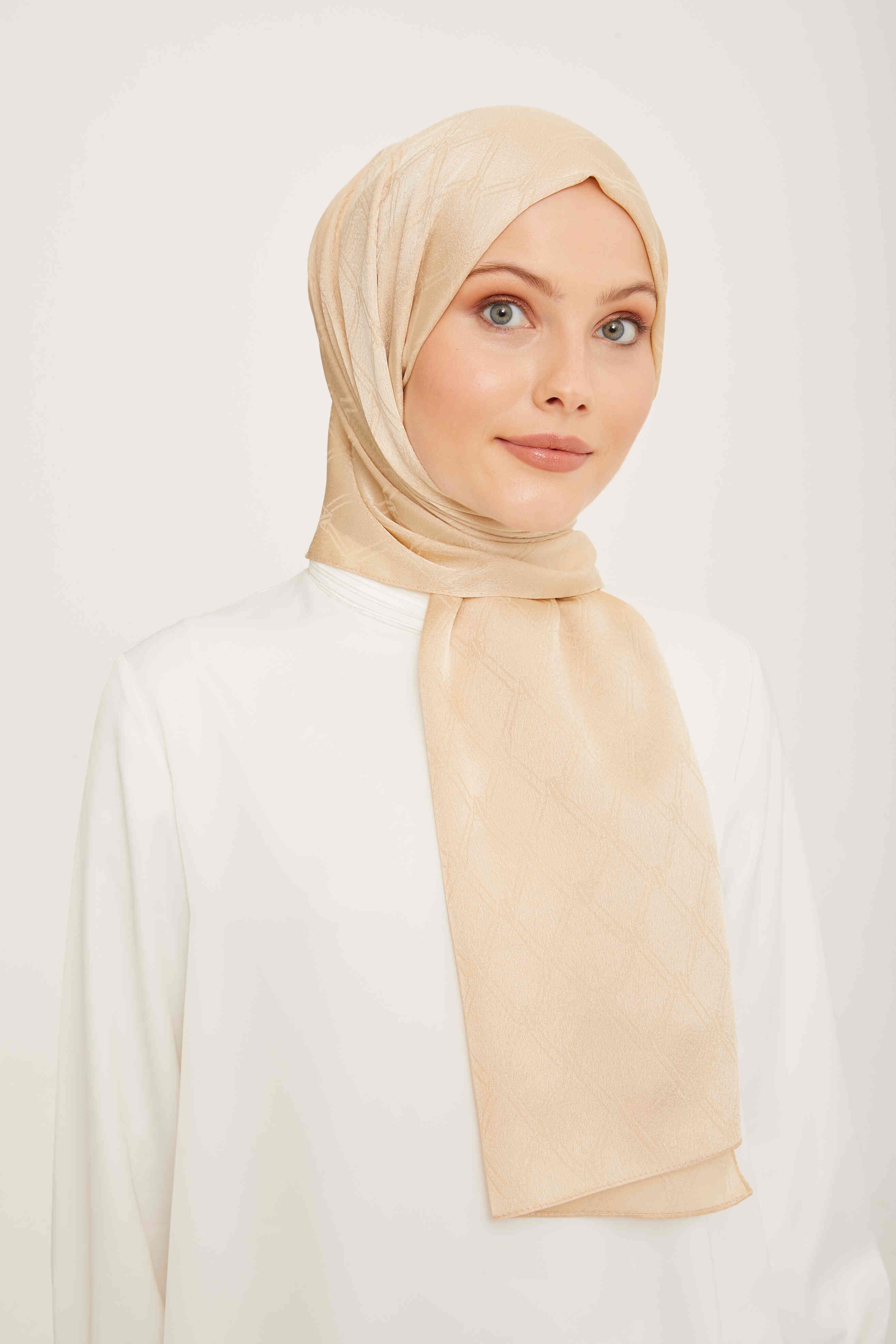 Armine Trend Çift Taraflı Jakar Desenli Monogram Krem Şal