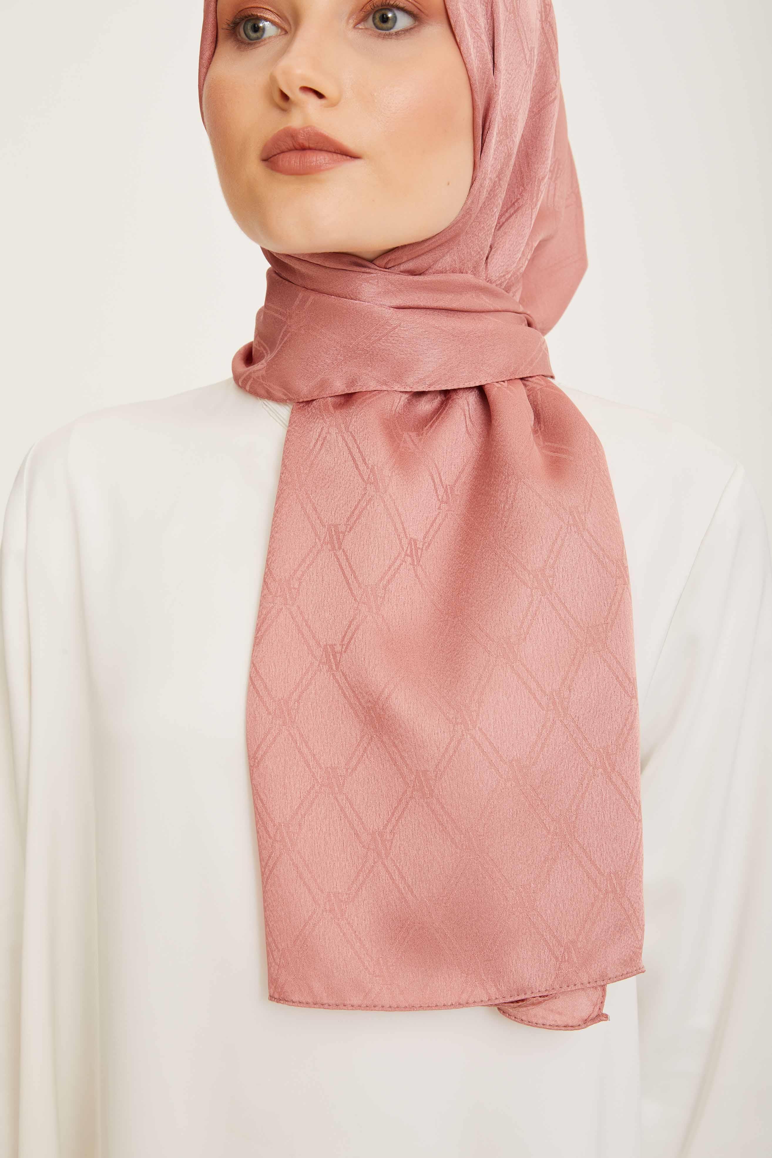 Monogram Desenli Jakar Pudra Şal Armine Moda Trendi
