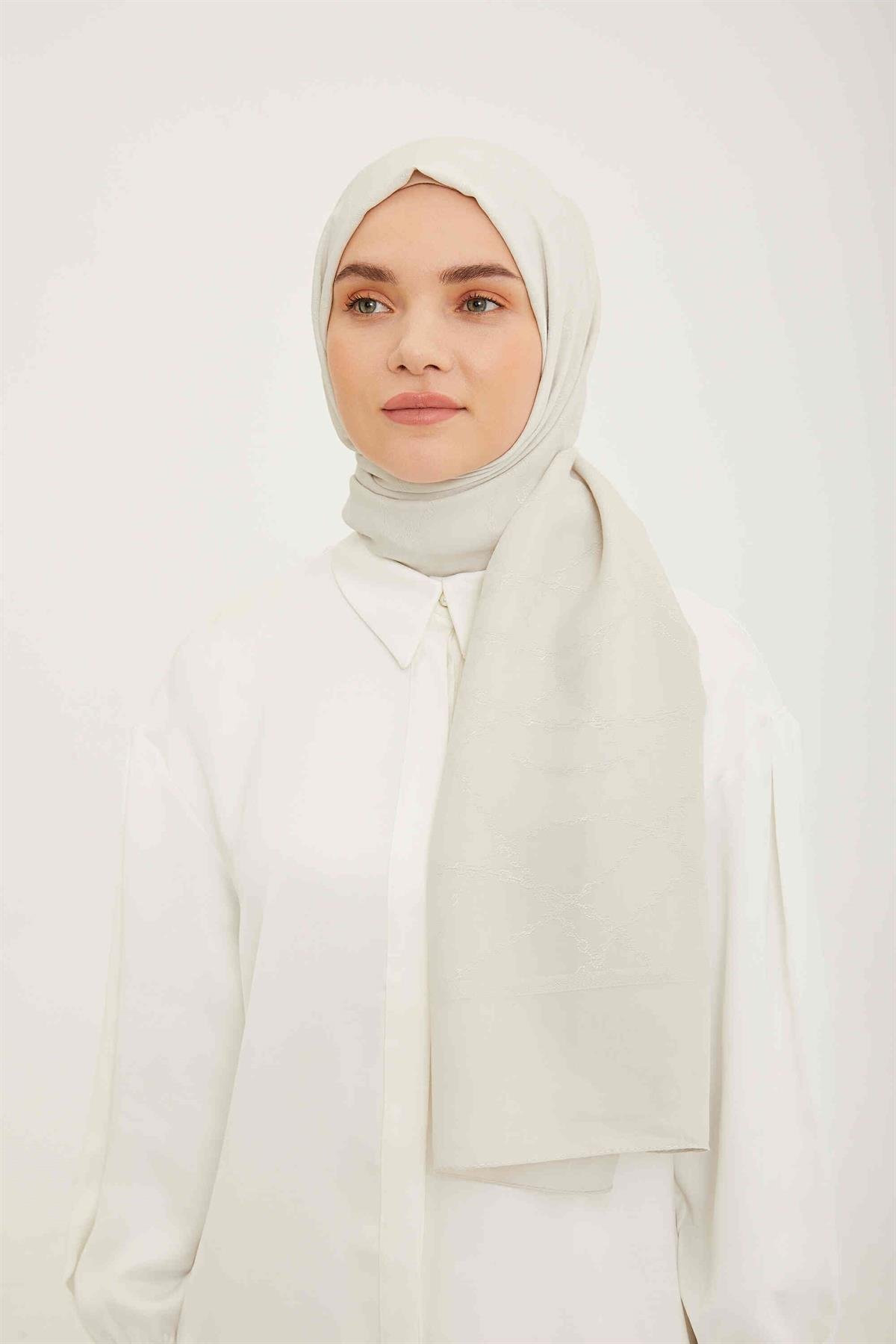 Armine Moda Kemik Tonu Hazan Şal Benzersiz Tasarım