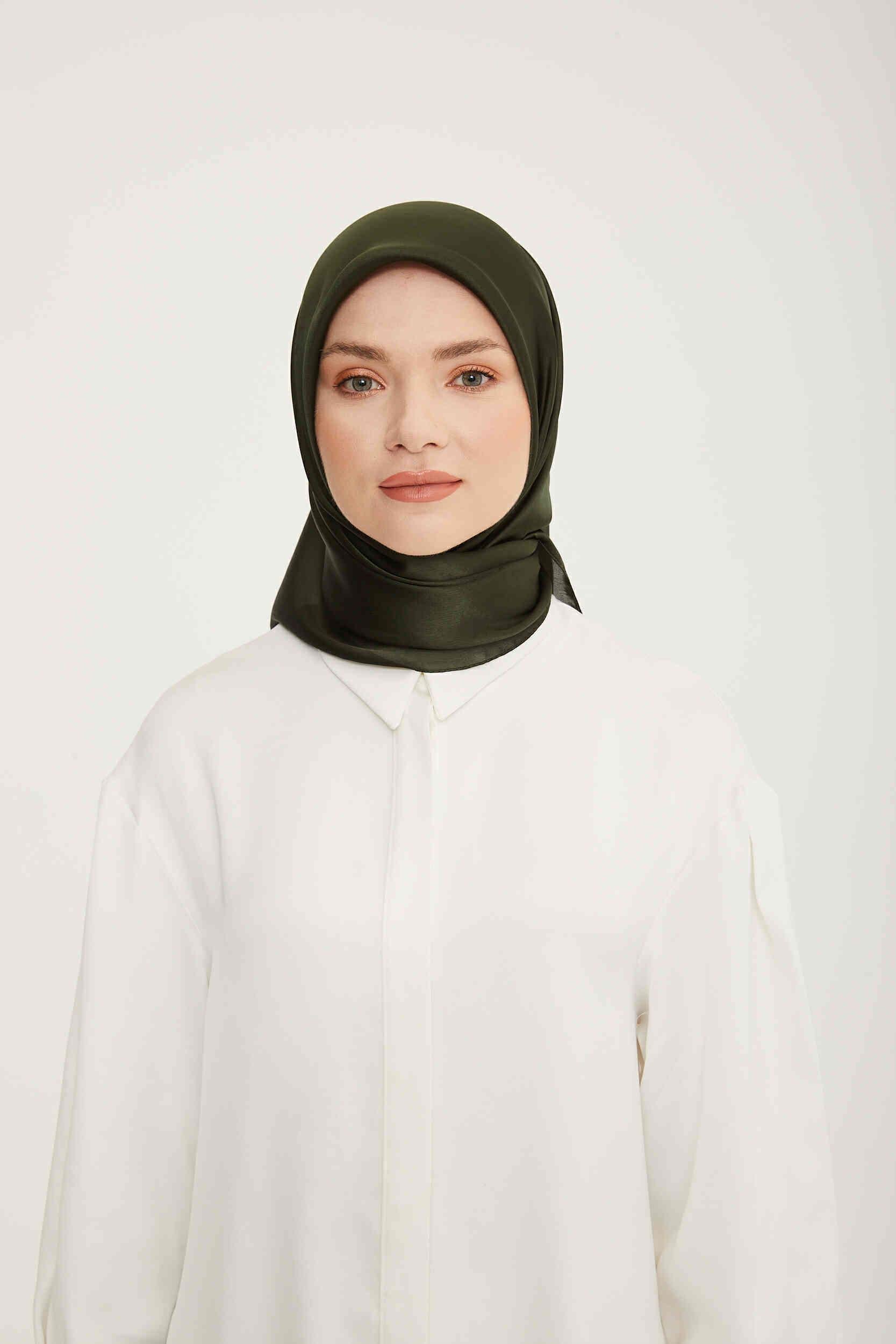 Armine Trend Zümrüt Yeşili Parlak Şifon Düz Eşarp
