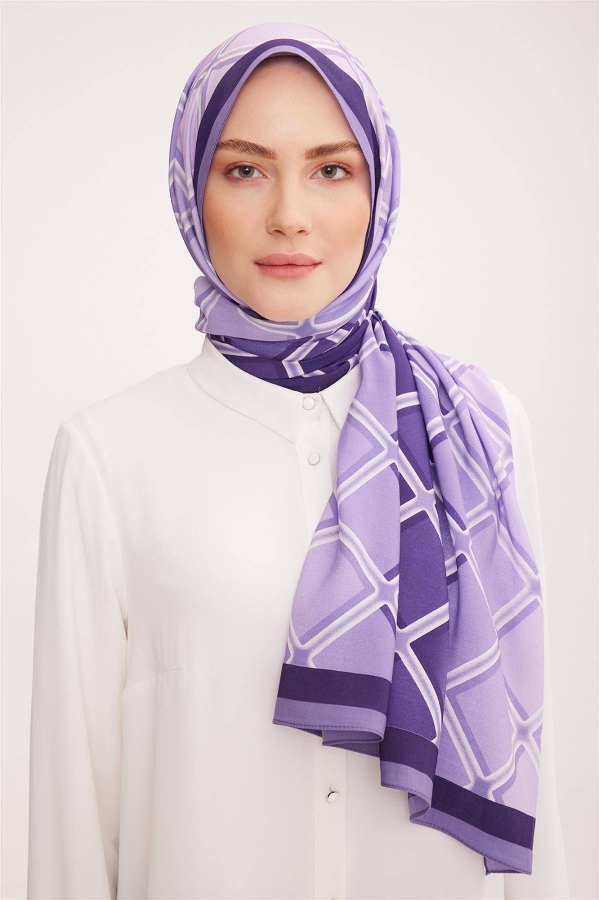 Armine Moda Trendleri Rahat ve Şık Modal Şal Lila