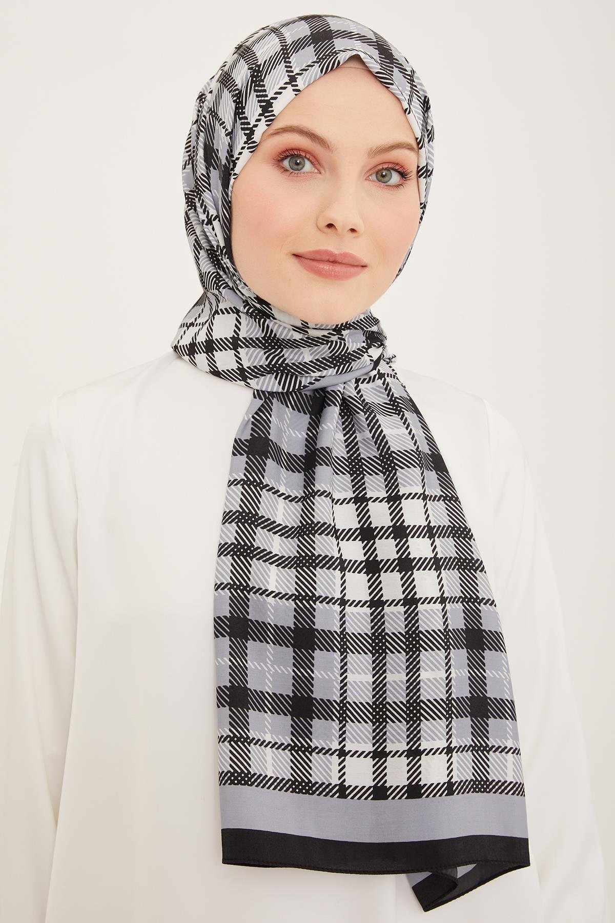 Armine Modern Siyah Gri Ekose Modal Şal 