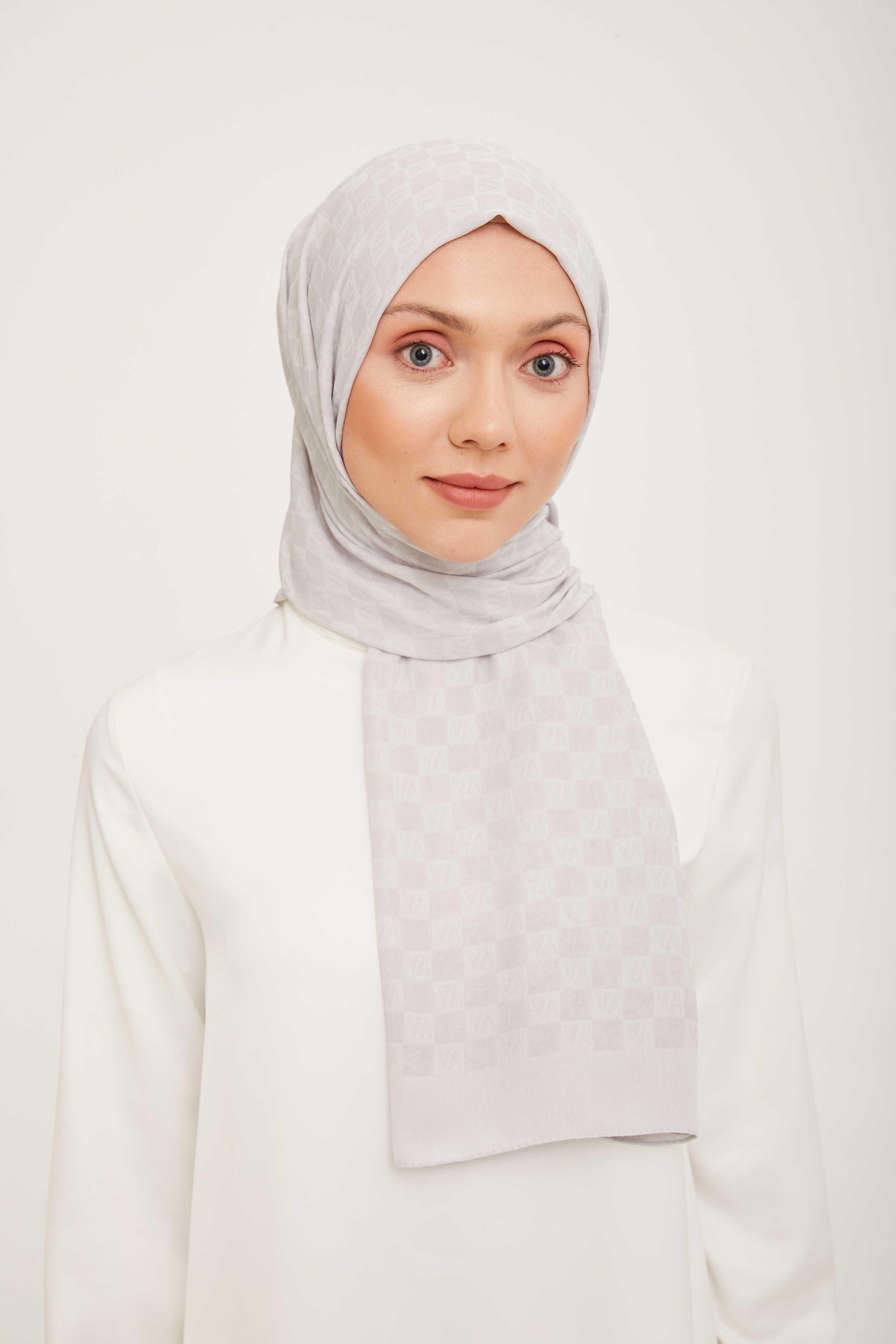 Armine Trend Ultra Light Hafif Işıldayan Gümüş Şal ışıltı ışıltısı