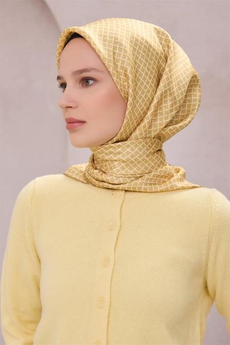 Belli Tivil Saf İpek Eşarp 4218 - 38 Sarı Geometrik Desen