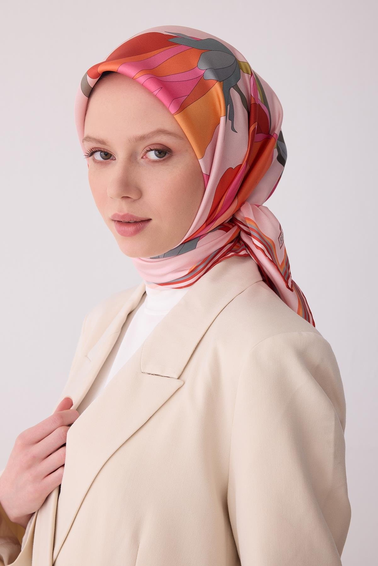Belli Tivil Saf İpek Eşarp 4303 - 55 Pudra Çiçek Desen 