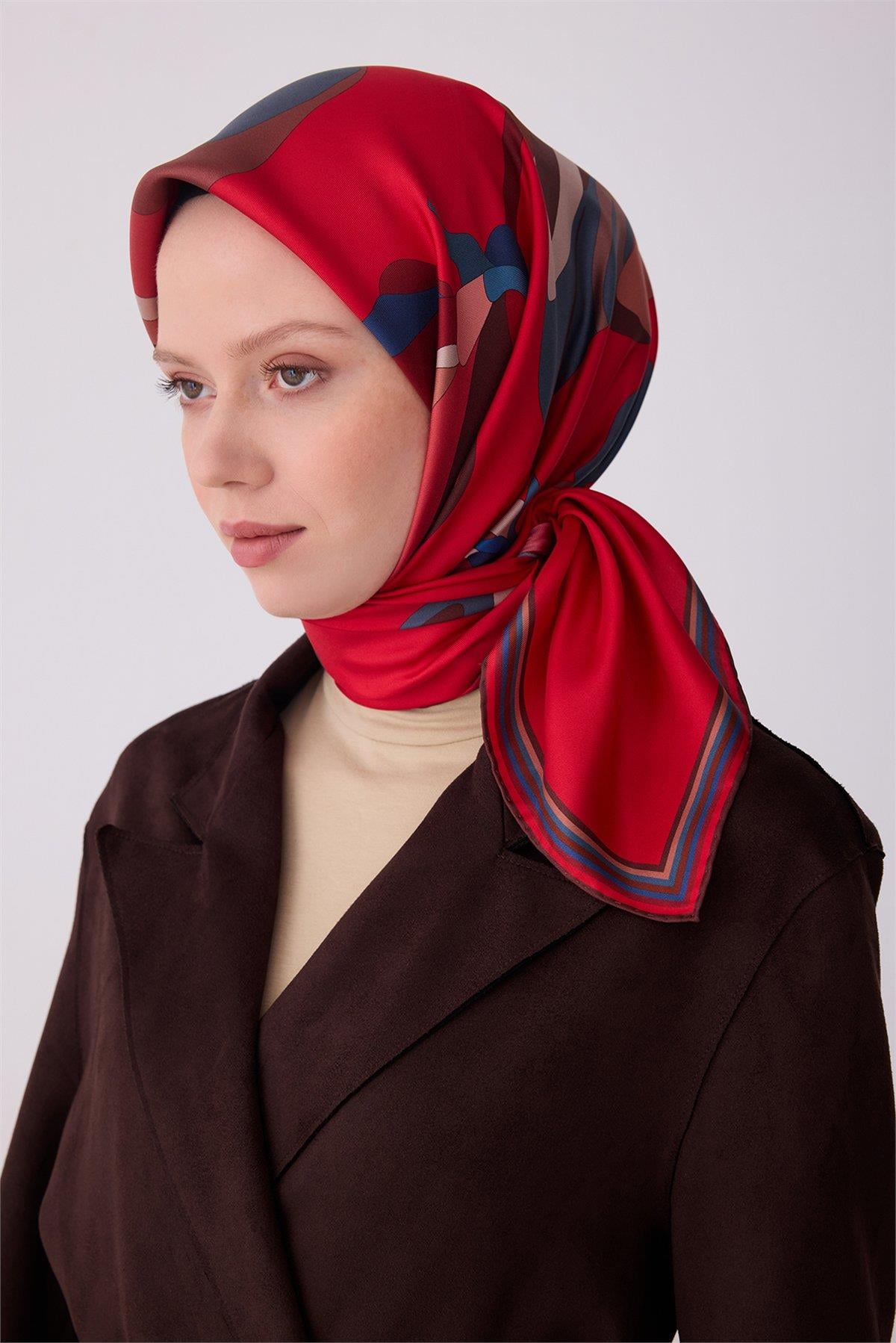 Belli Tivil Saf İpek Eşarp 4303 - 81 Kırmızı Batik Desen