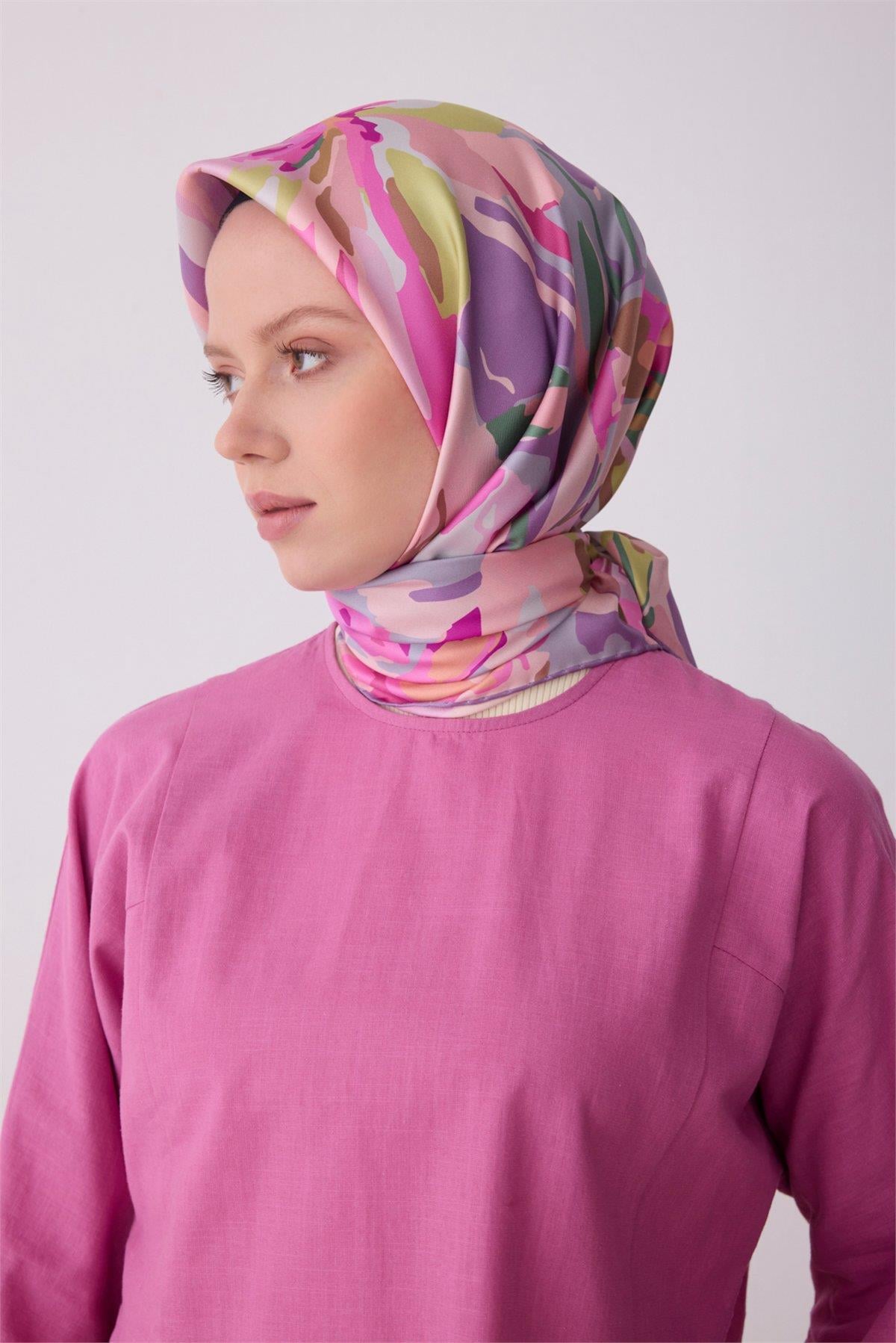 Belli Tivil Saf İpek Eşarp 4315 - 35 Pembe Mor Çiçek Desen