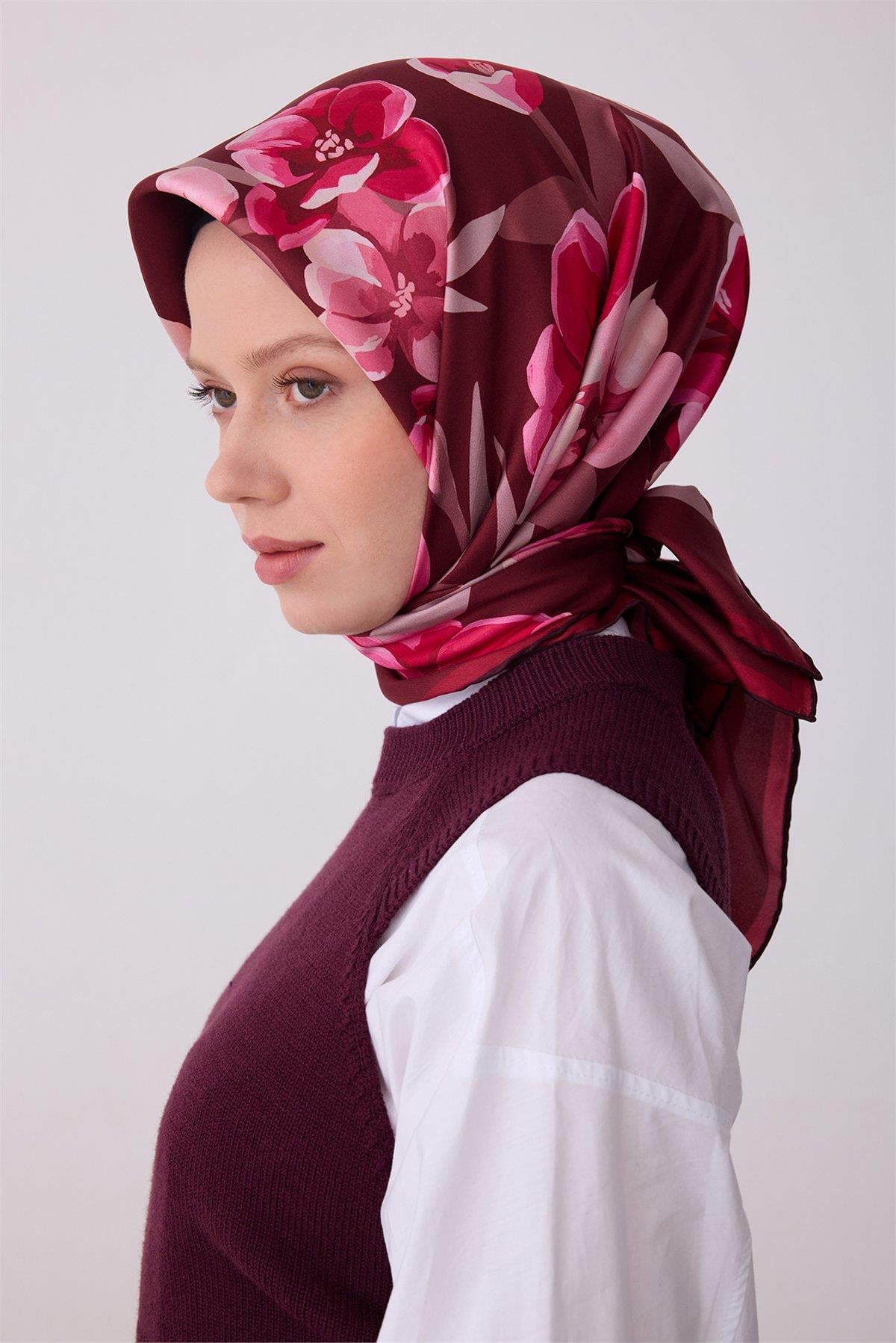 Belli Tivil Saf İpek Eşarp 4330 - 04 Koyu Pembe Pastel Çiçek Desen