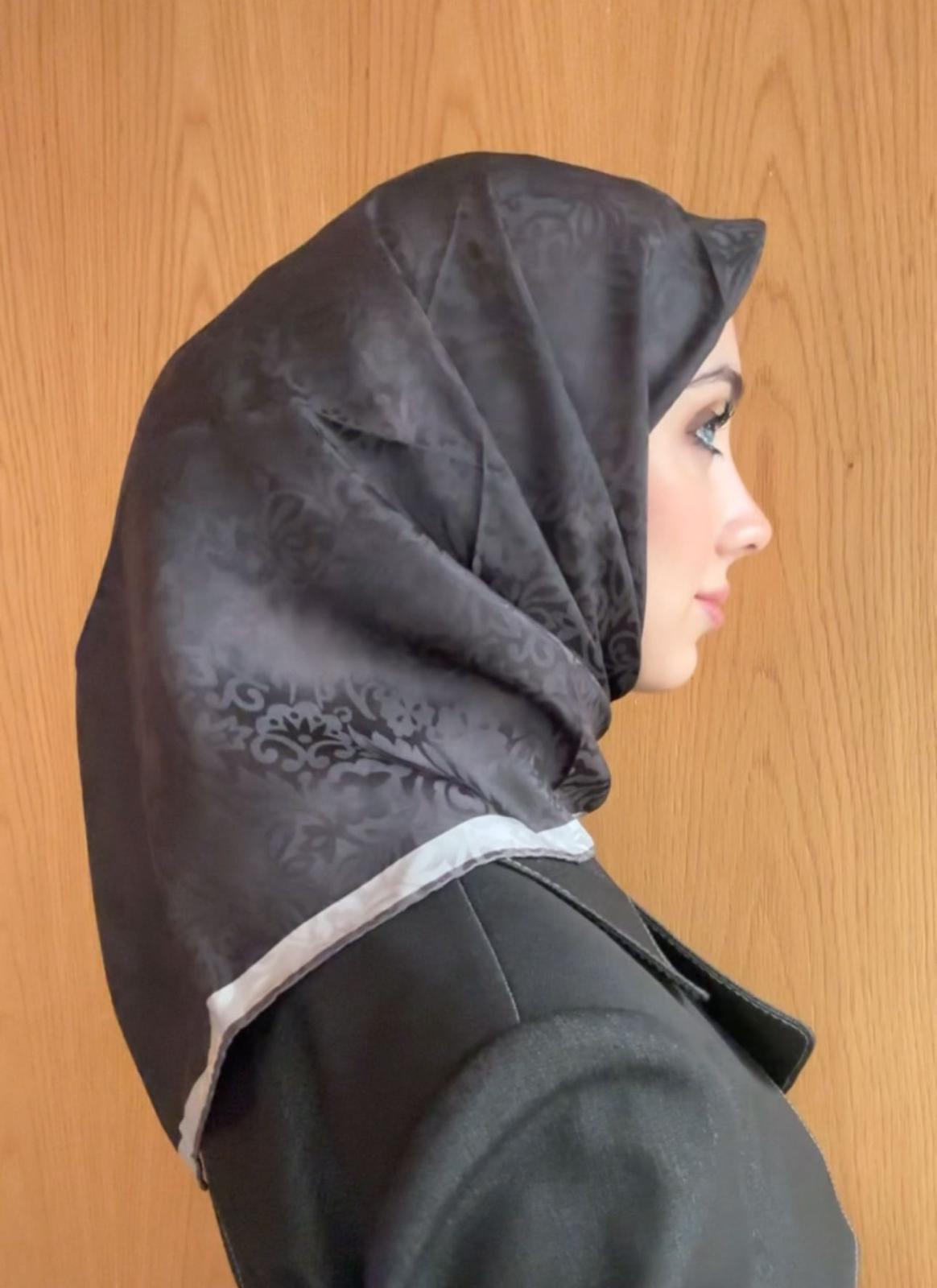 İpek Aker Jakarlı Sura Eşarp IST 7208407 - 471 Kahverengi Çiçek Desen