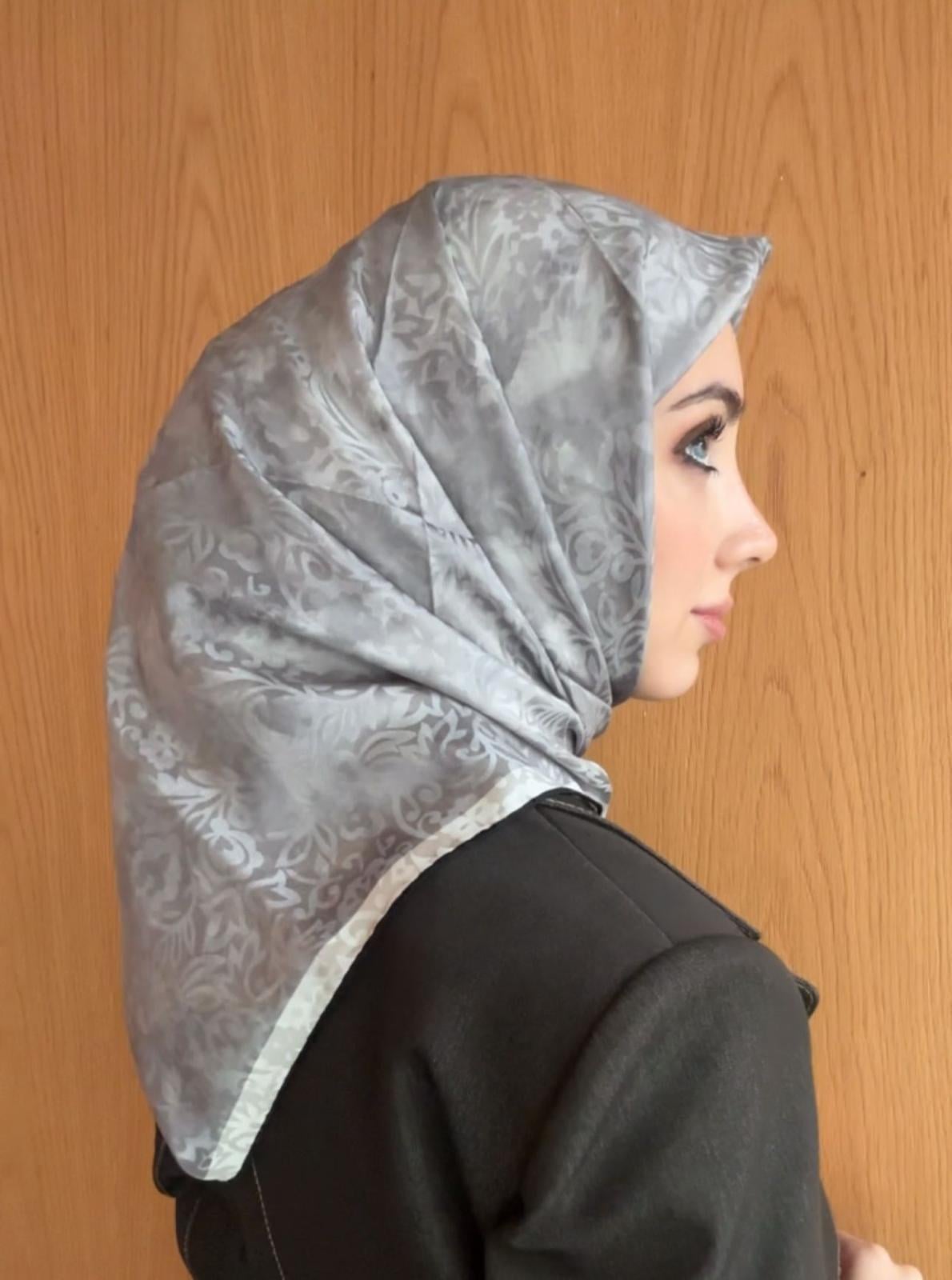 İpek Aker Jakarlı Sura Eşarp IST 7208407 - 411 Gri Çiçek Desen