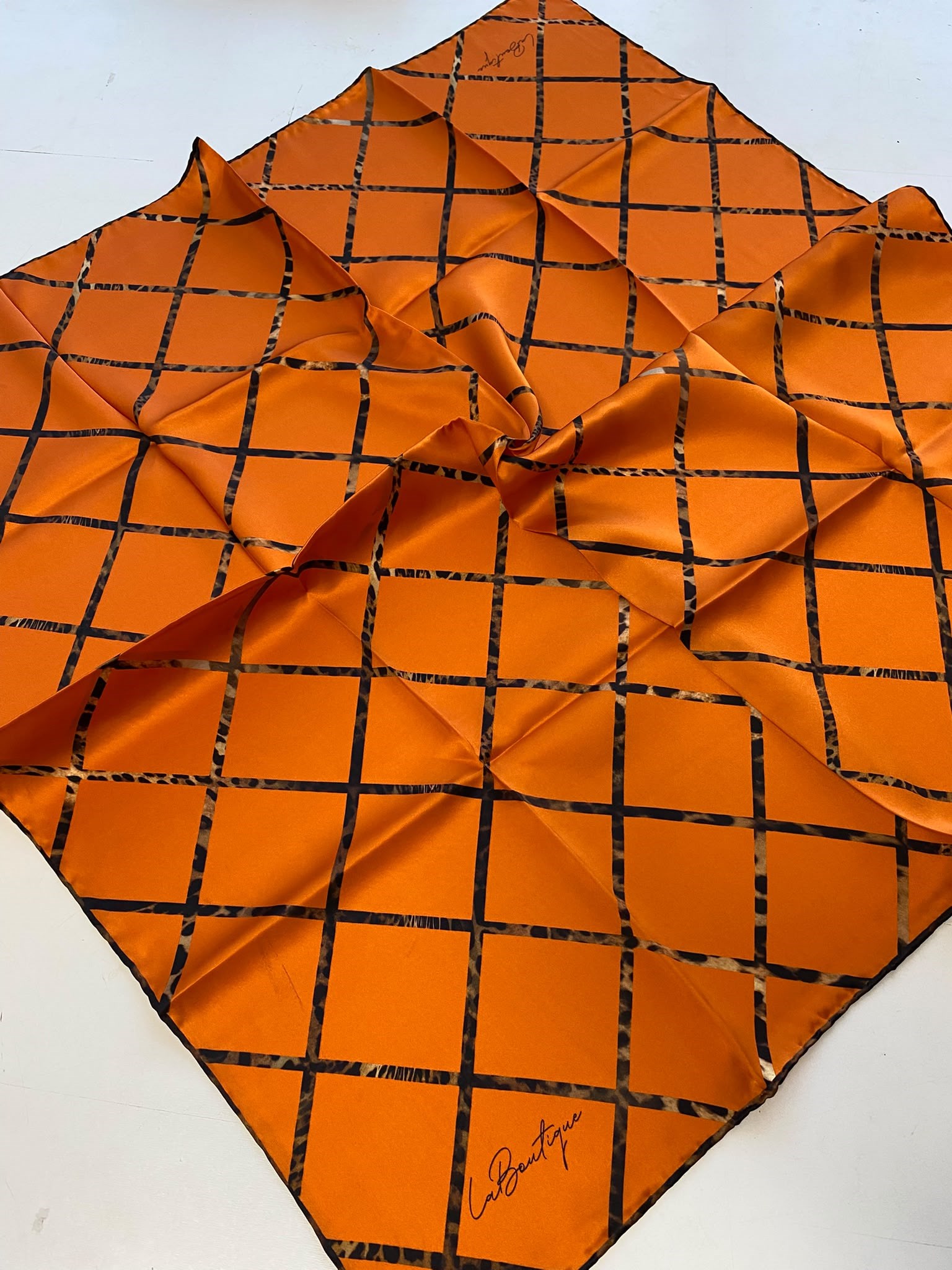 La Boutique Az Hatalı Saf Sura İpek Eşarp Turuncu Leopar  Desen 