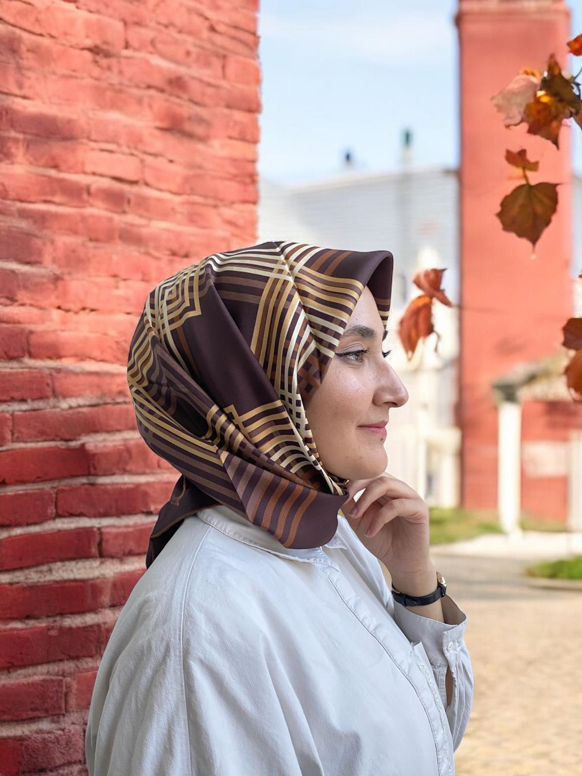 Geometrik Desenli Şarabi Renkli Çizgili İpek Tivil Eşarp Awilia