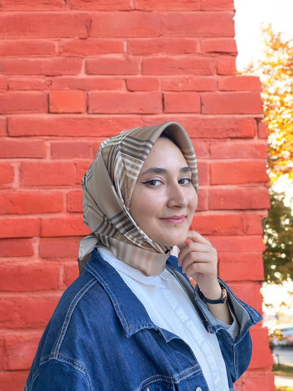 Awilia Yeşil Geometrik Desenli Tivil İpek Çizgili Eşarp