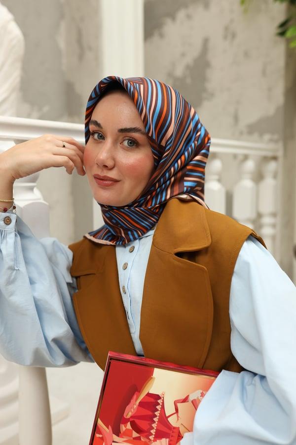 Şık Geometrik Desenli Koyu Kahve Tivil İpek Eşarp