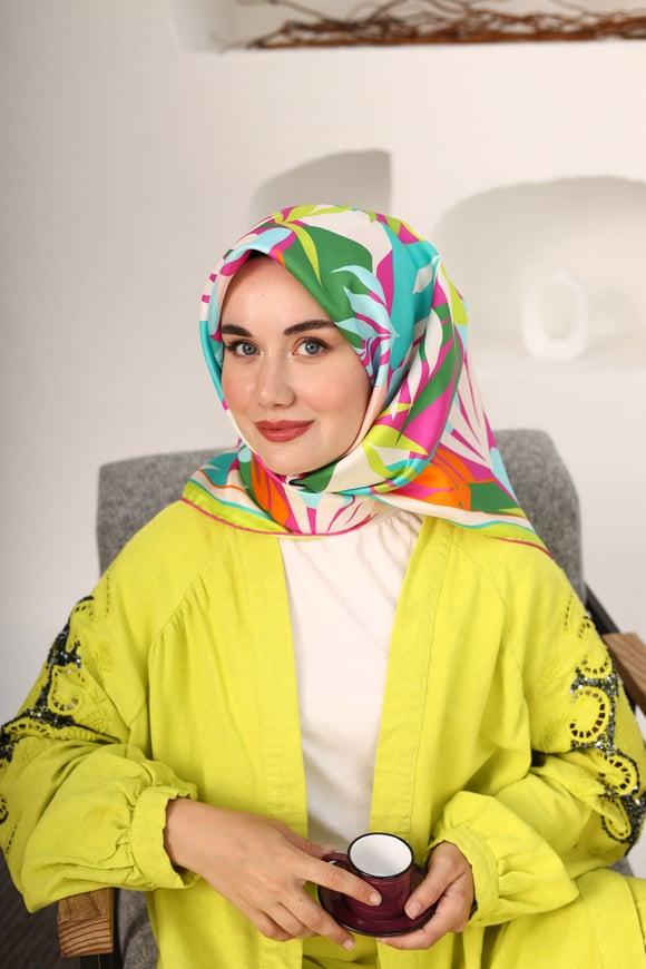 Rüya Mavisi Pembe Yaprak Desenli İpek Eşarp