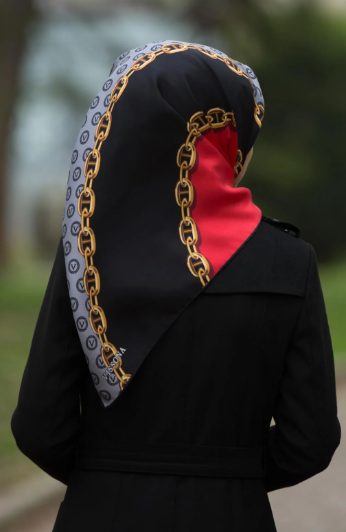 Vissona Tivil İpek Eşarp IST 16423-9 Kırmızı - Gri  Monogram Desen