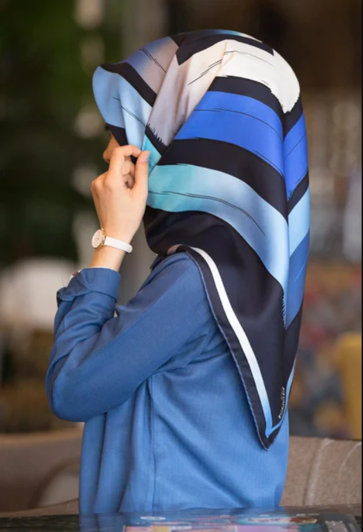 Vissona Tivil Lacivert-Saks Renkli İpek Eşarp IST 16463-0033-0032 Karışık Desen
