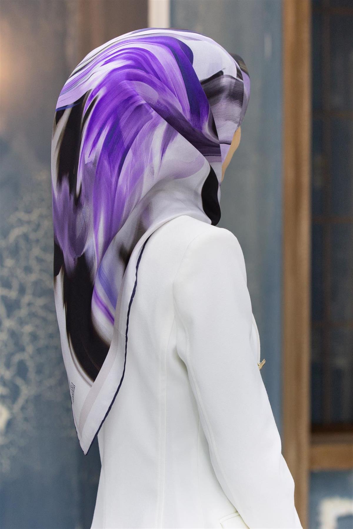 Vissona Lila Indigo Desen İpek Eşarp Şıklık ve Zarafet