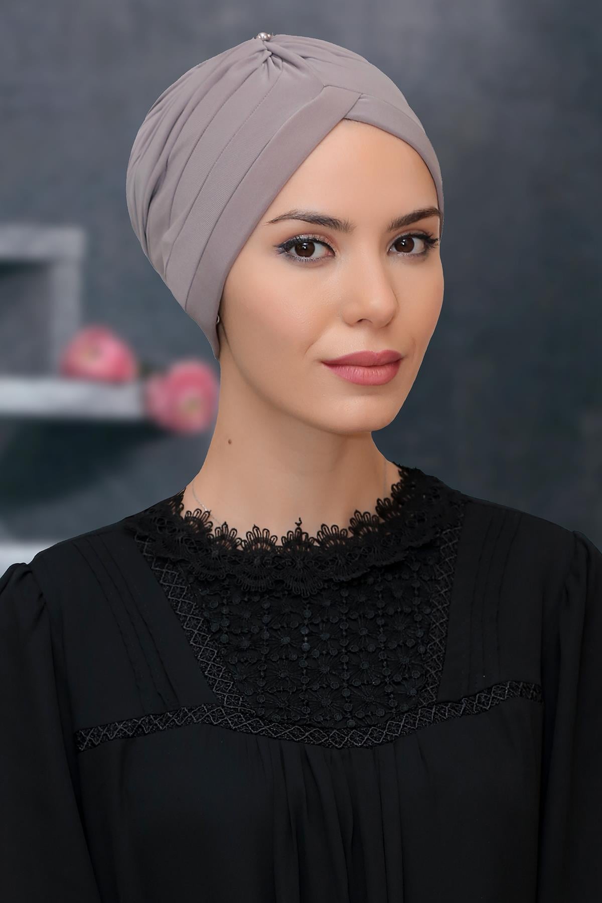 Vizon Pratik Hazır Geçmeli Tesettür Bone Sandy Kumaş Taçlı Büzgülü 1208_10